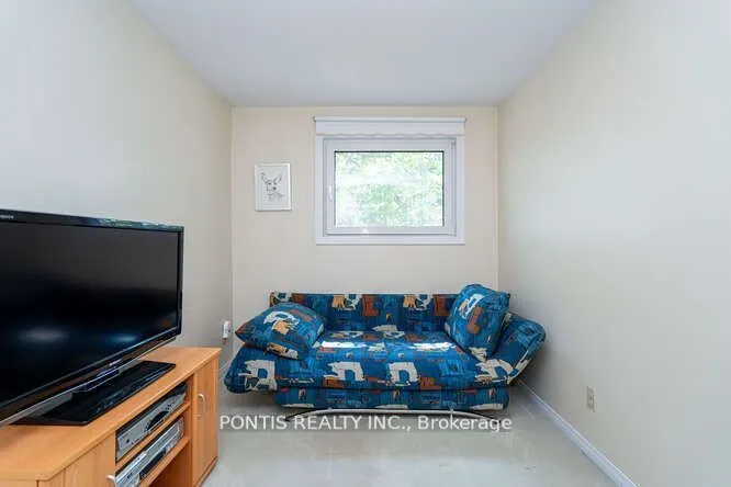 140 FOLKSTONE Crescent