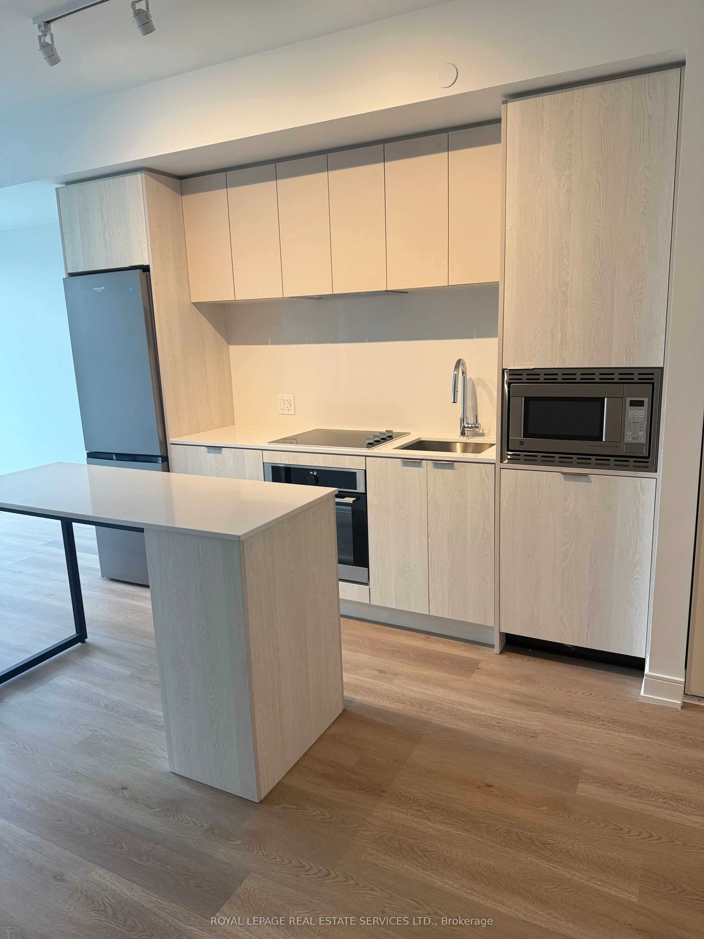 3009 Novar Road, #631