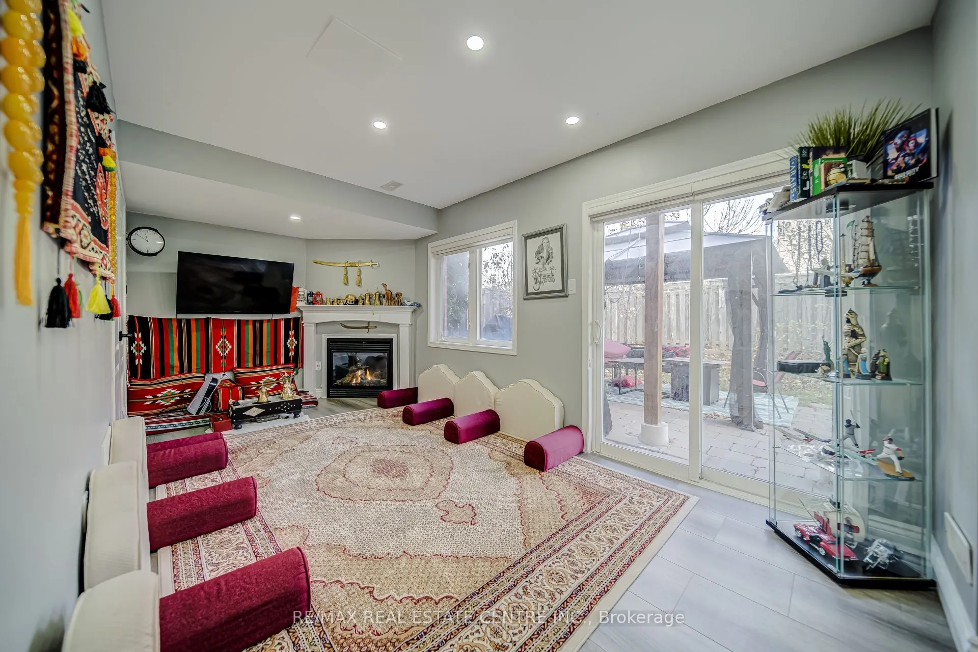 5831 Tiz Road