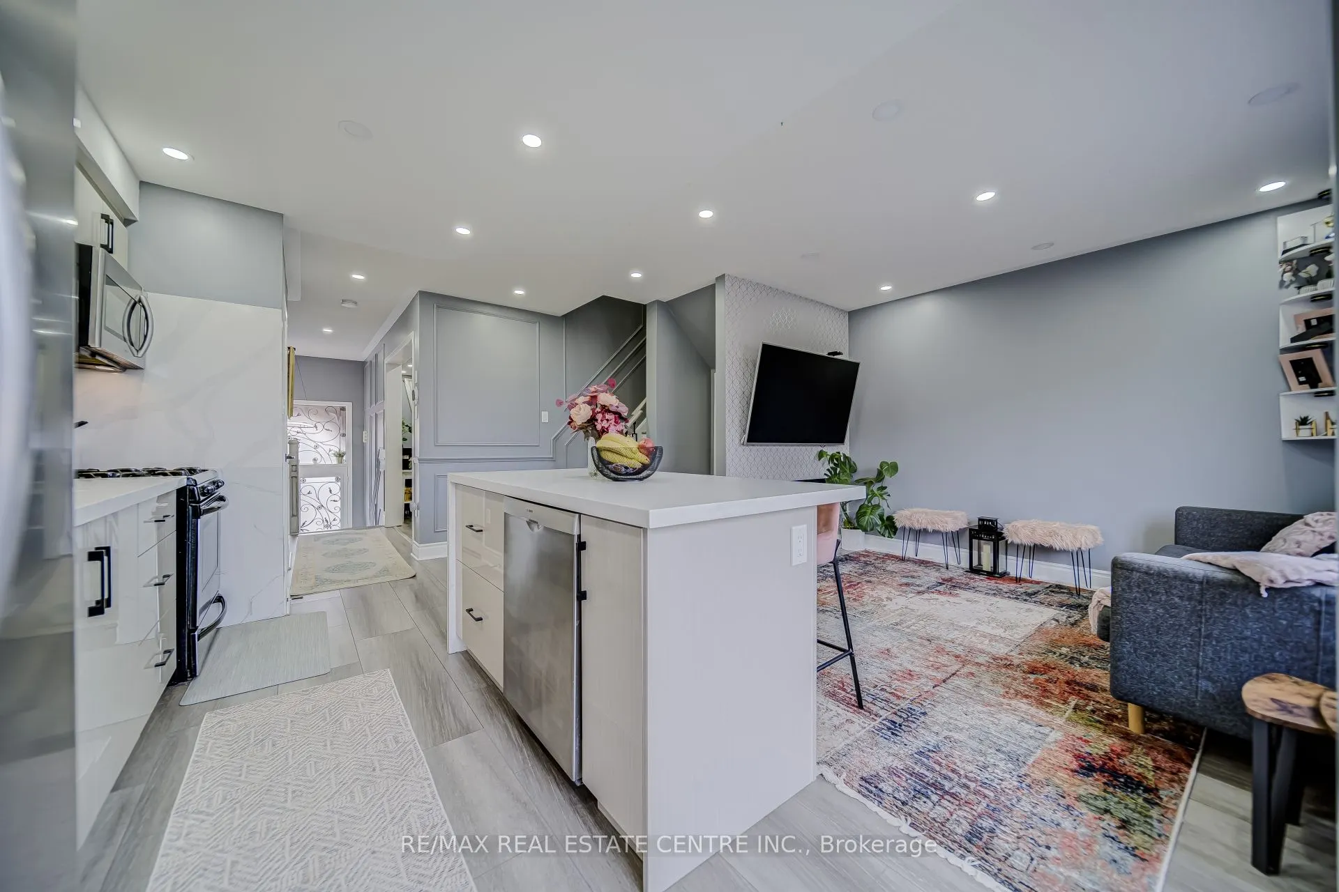 5831 Tiz Road