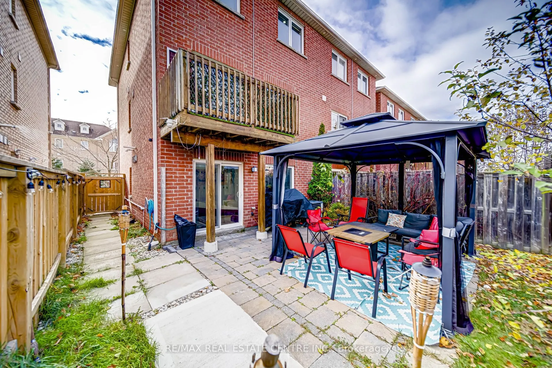 5831 Tiz Road