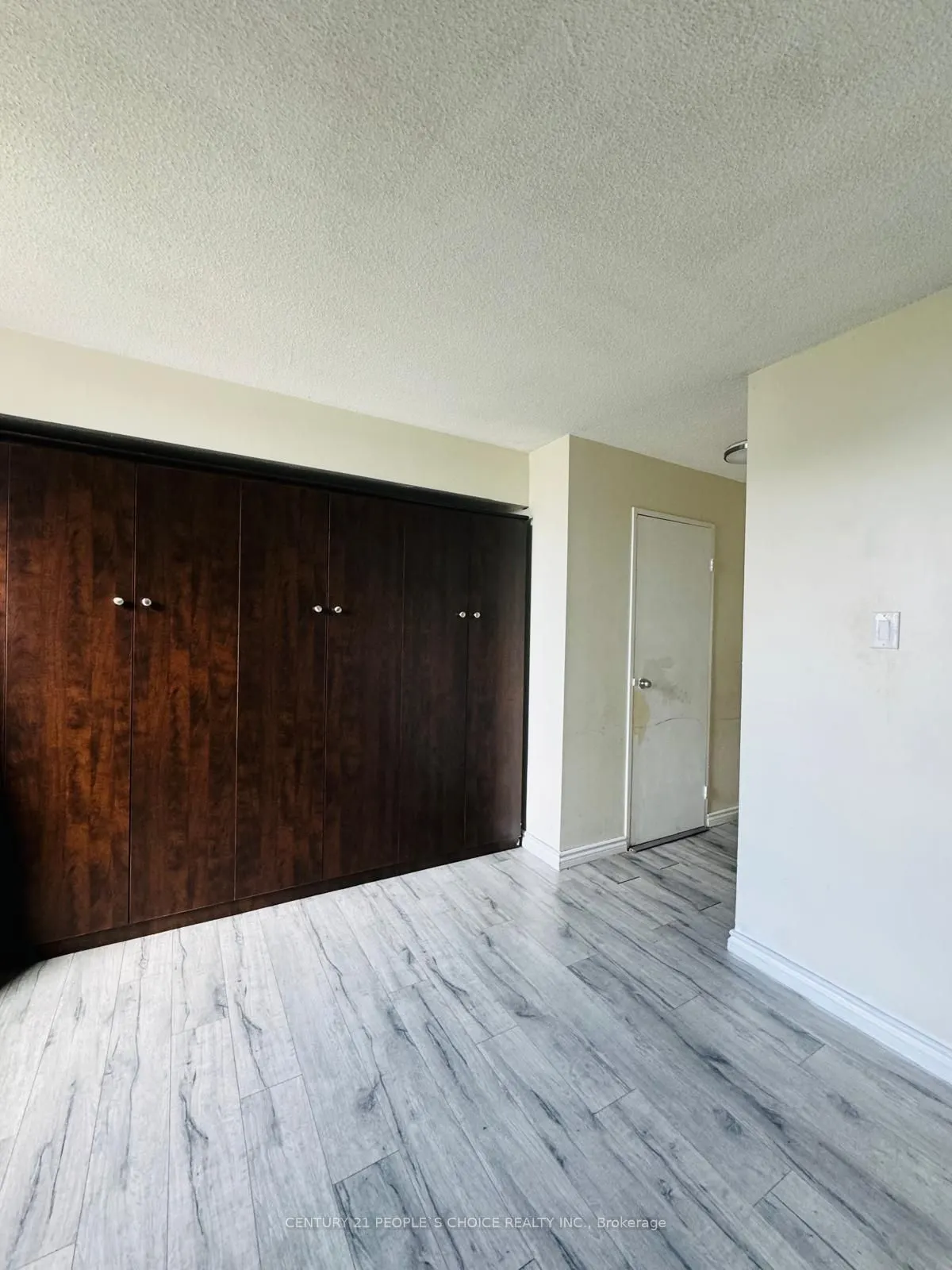 21 Knightsbridge Road, #1410