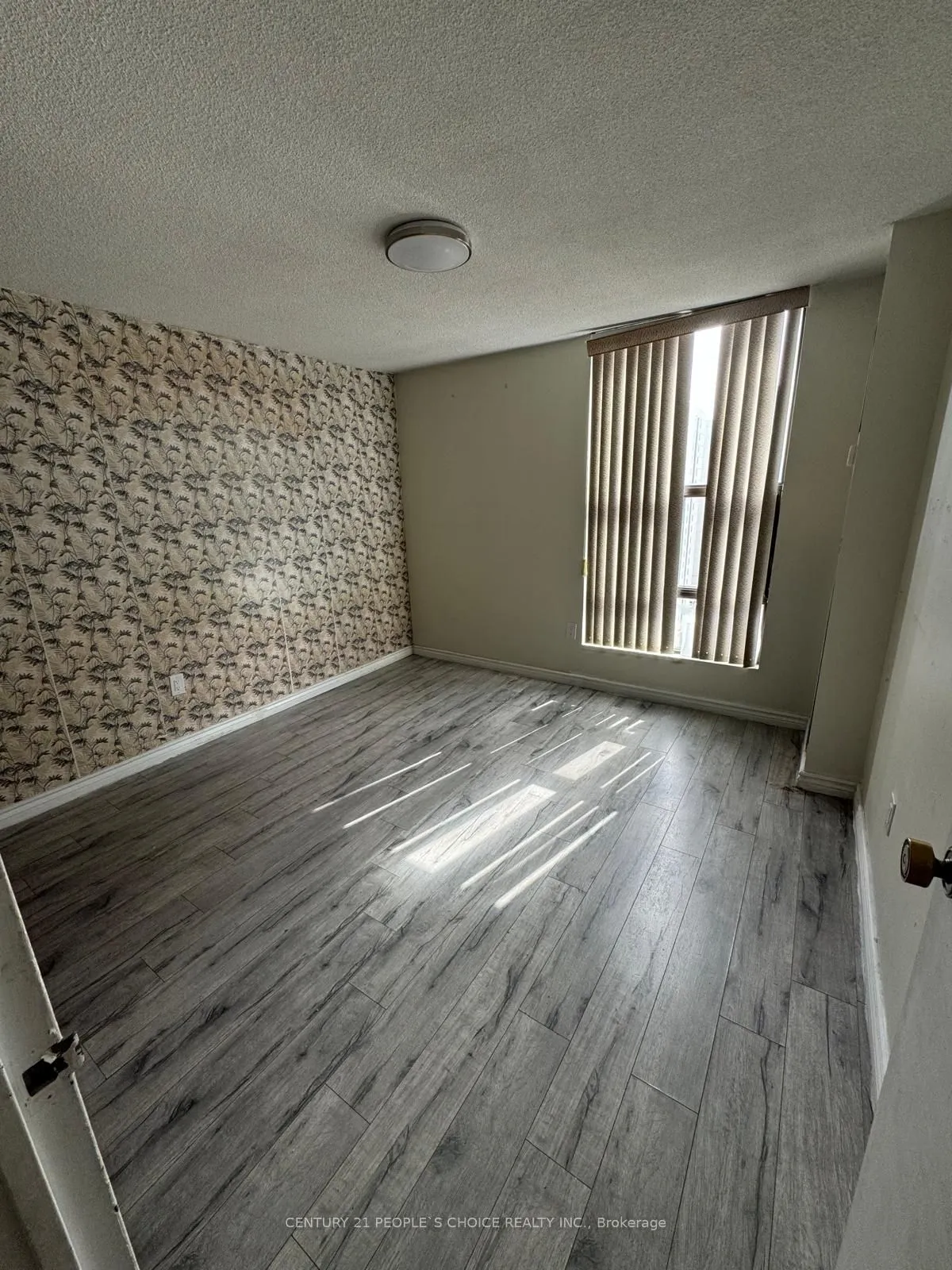 21 Knightsbridge Road, #1410