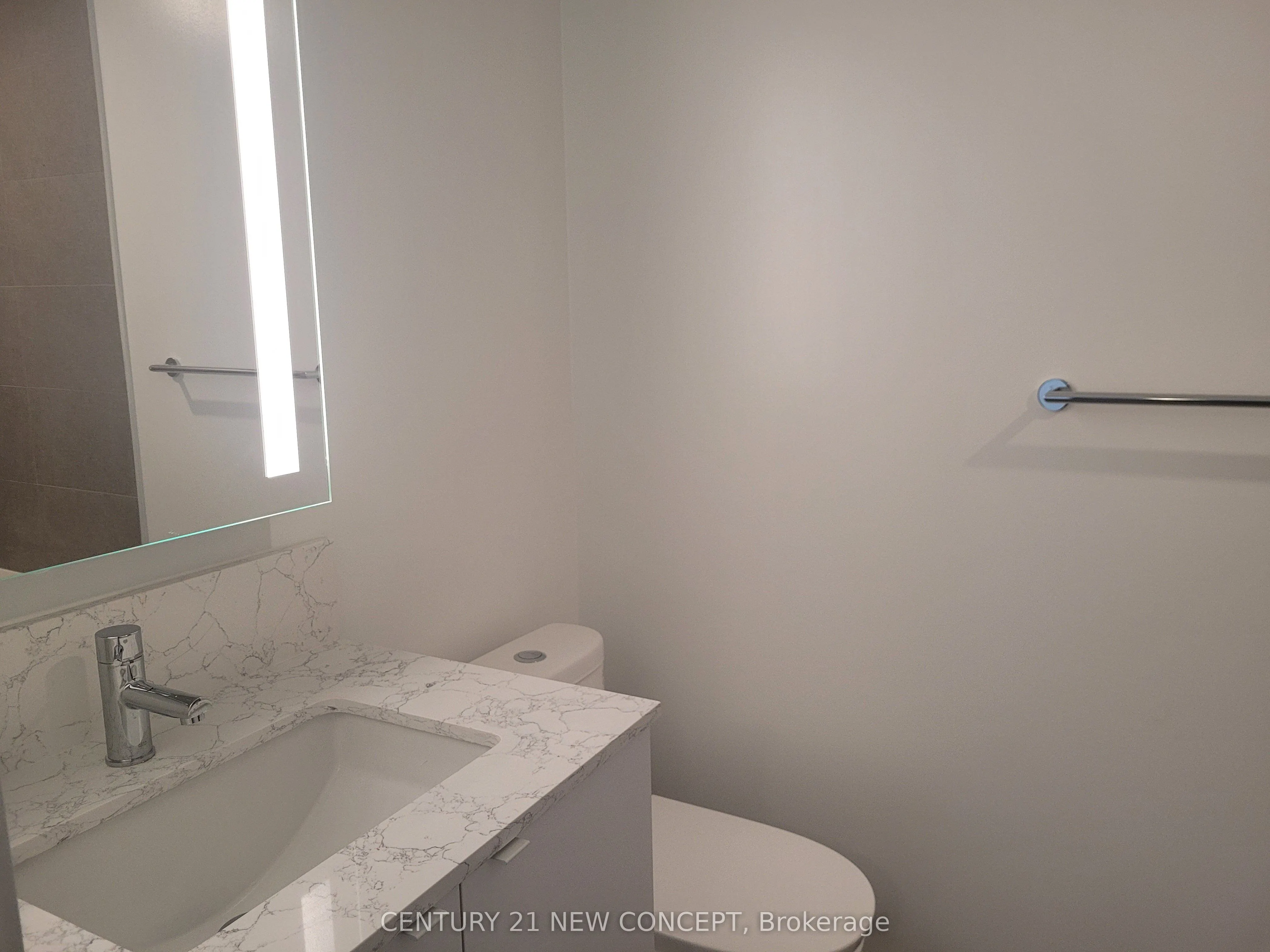 270 Dufferin Street, #725
