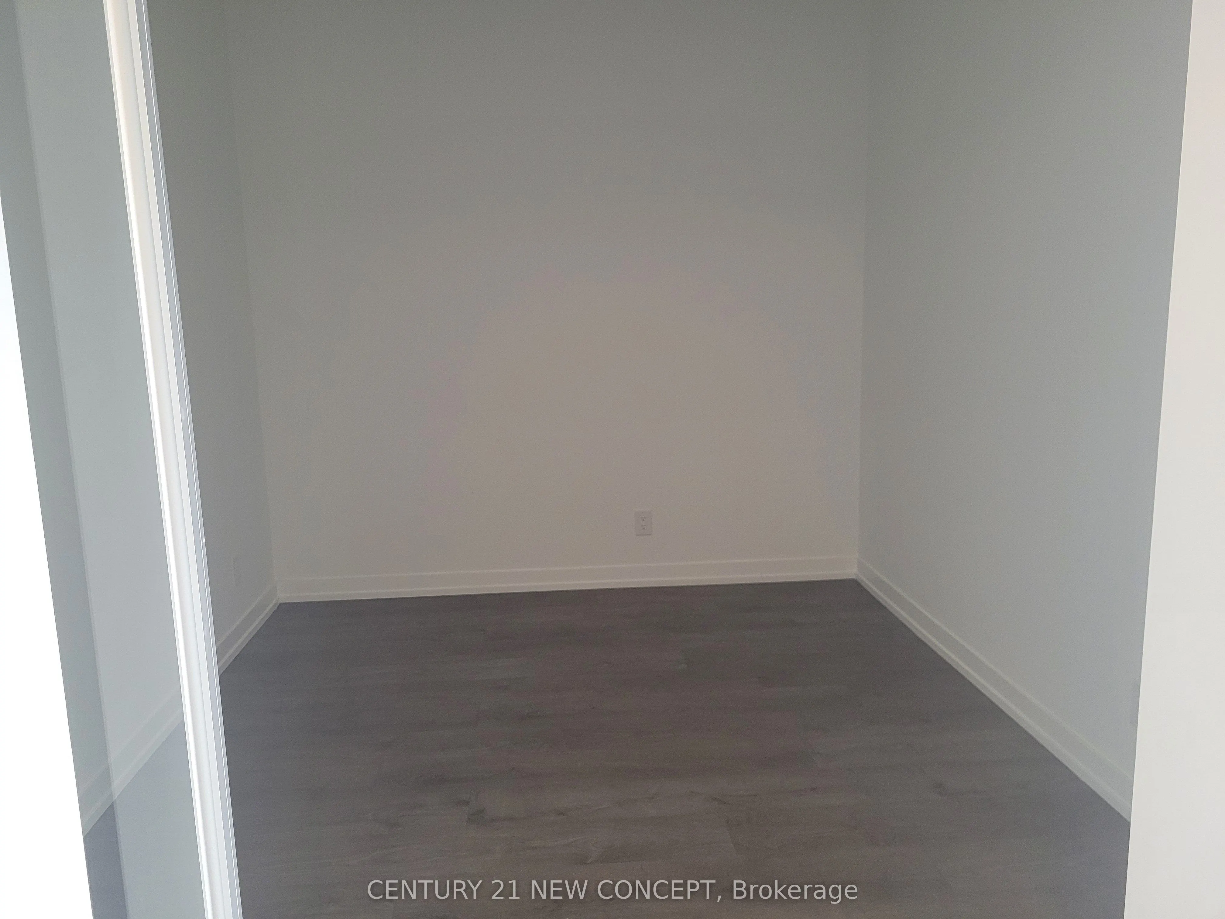 270 Dufferin Street, #725