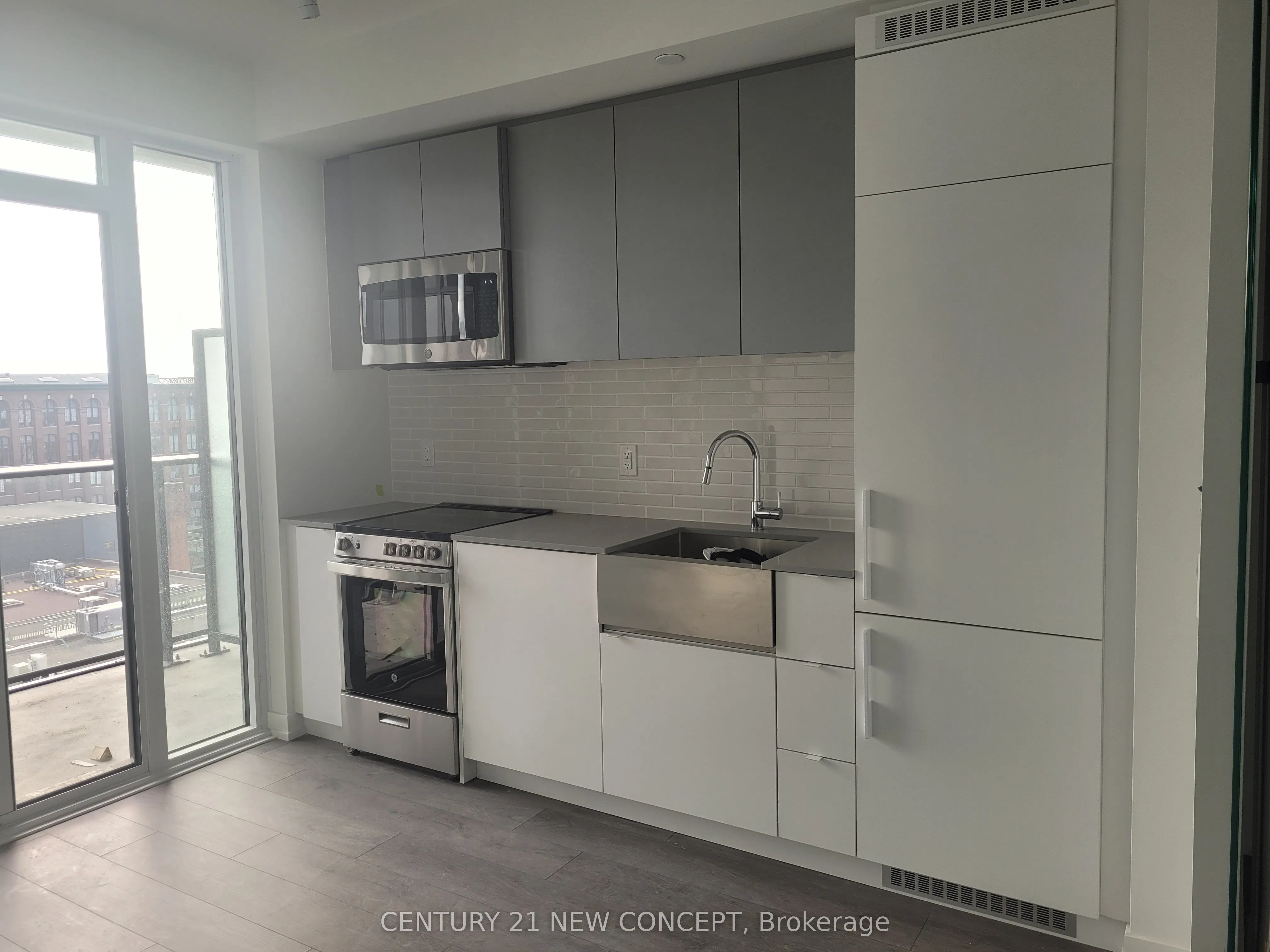 270 Dufferin Street, #725