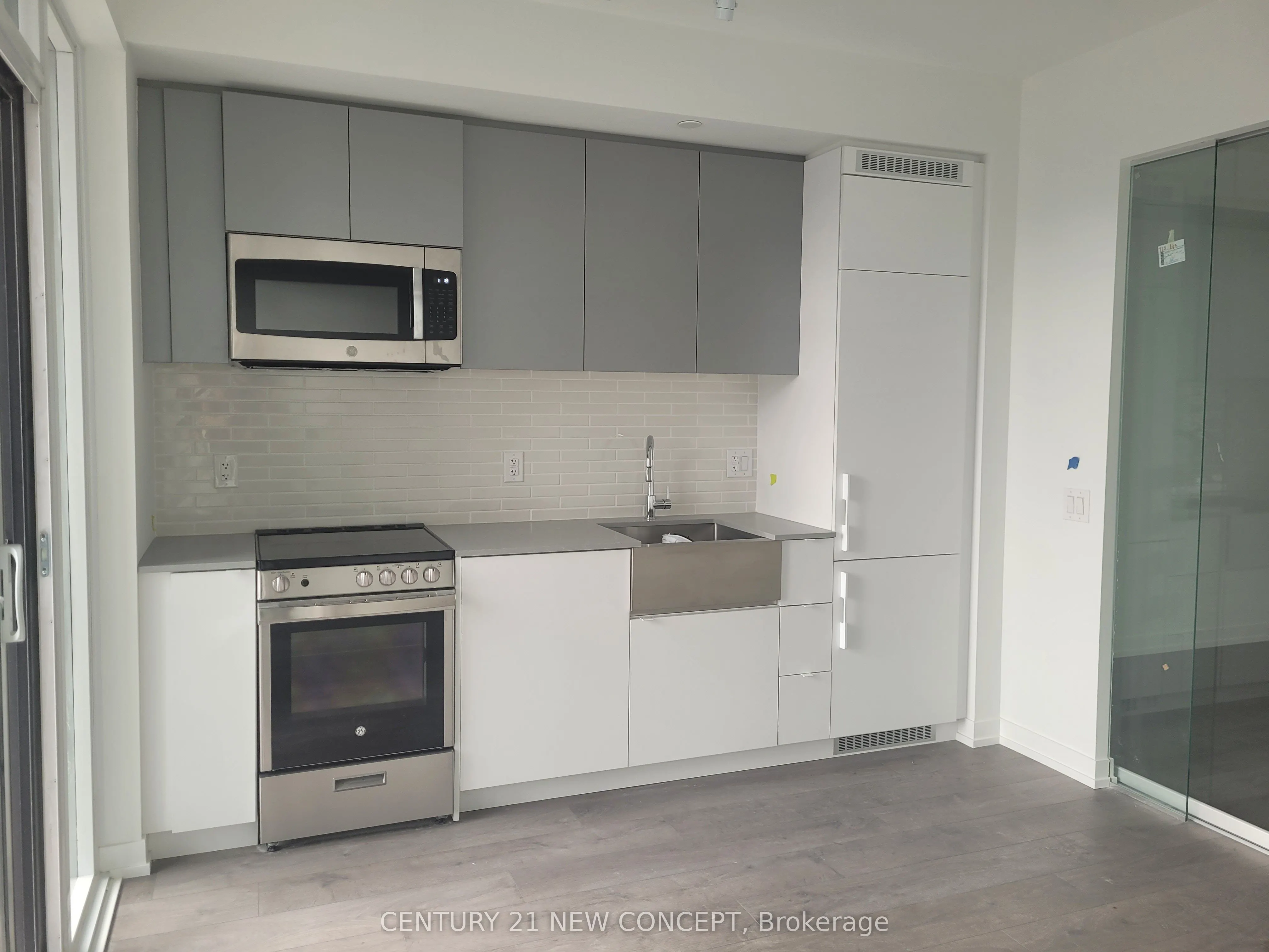 270 Dufferin Street, #725