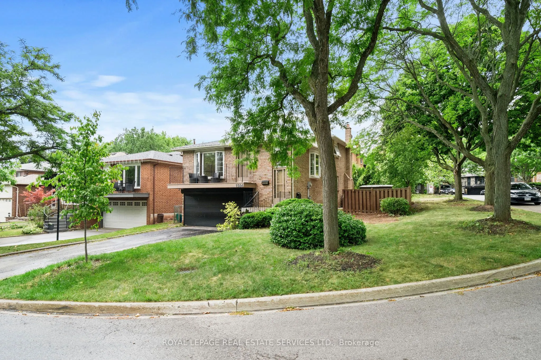 1504 Kenilworth Crescent