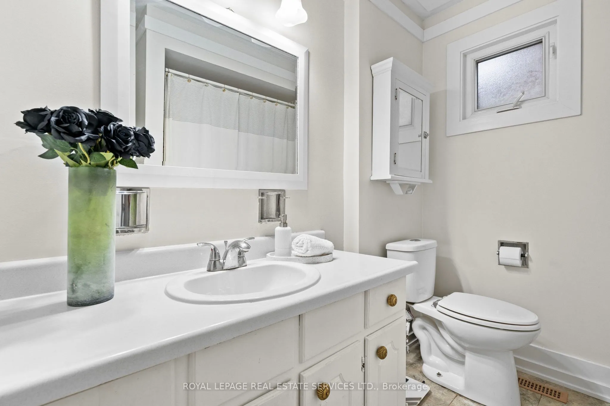 1504 Kenilworth Crescent