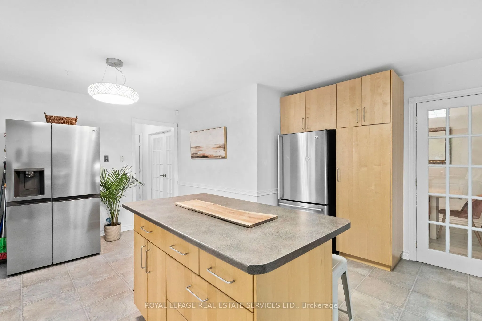 1504 Kenilworth Crescent