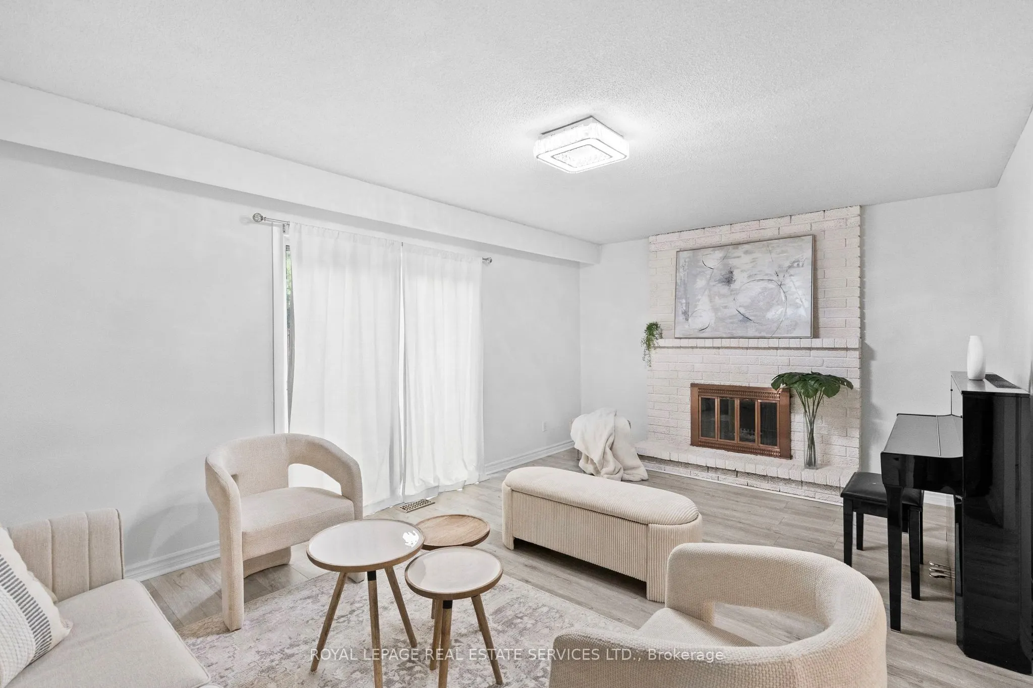 1504 Kenilworth Crescent