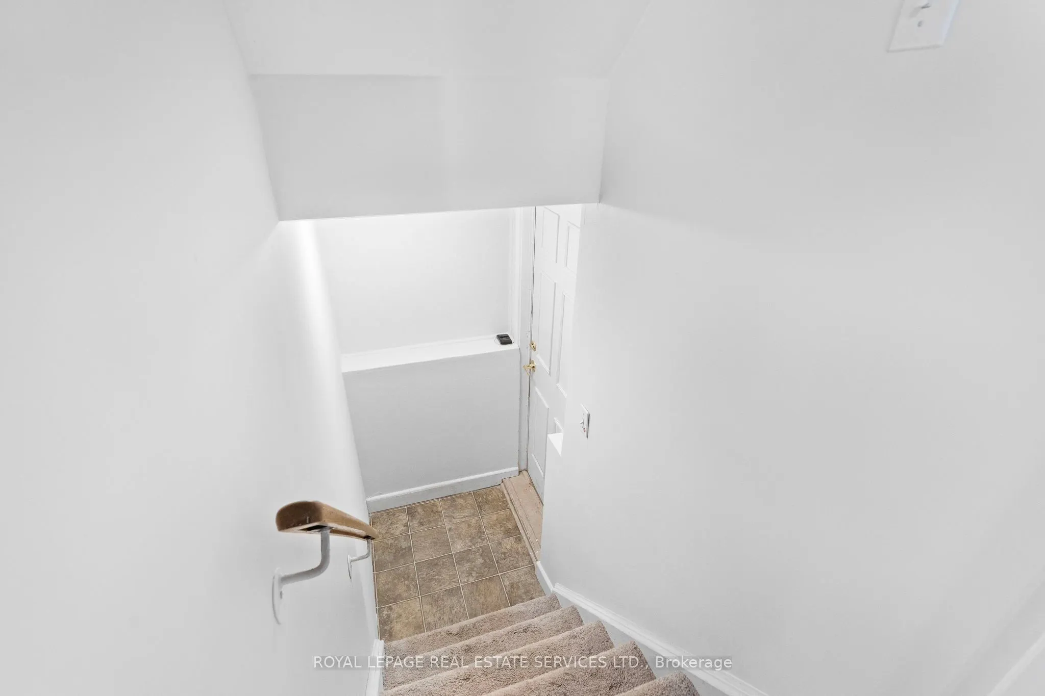 1504 Kenilworth Crescent