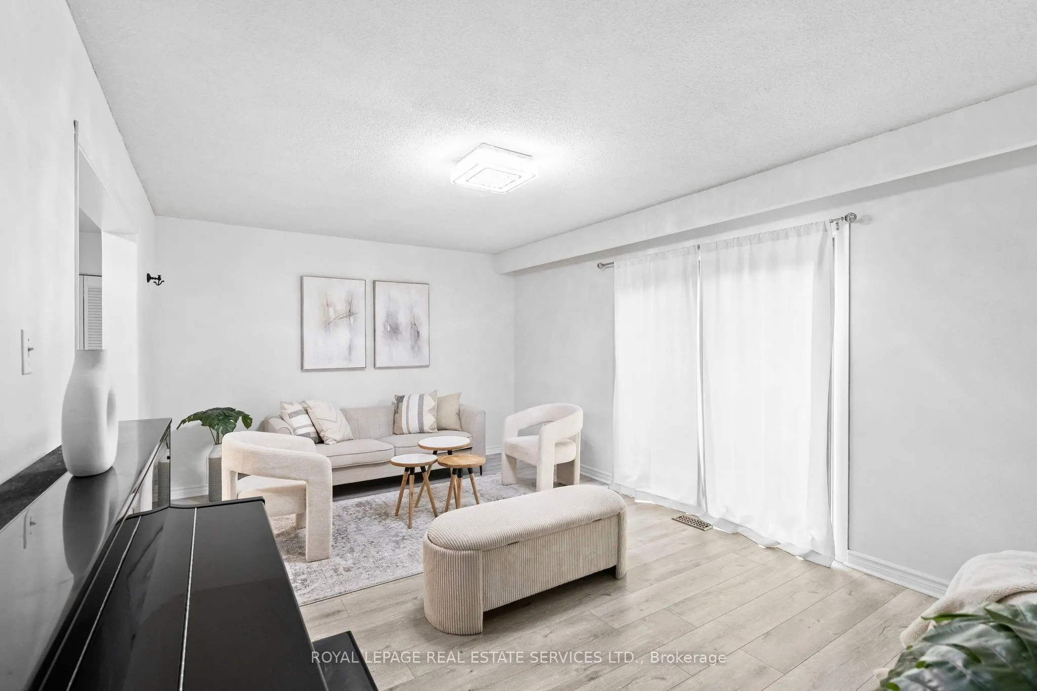 1504 Kenilworth Crescent