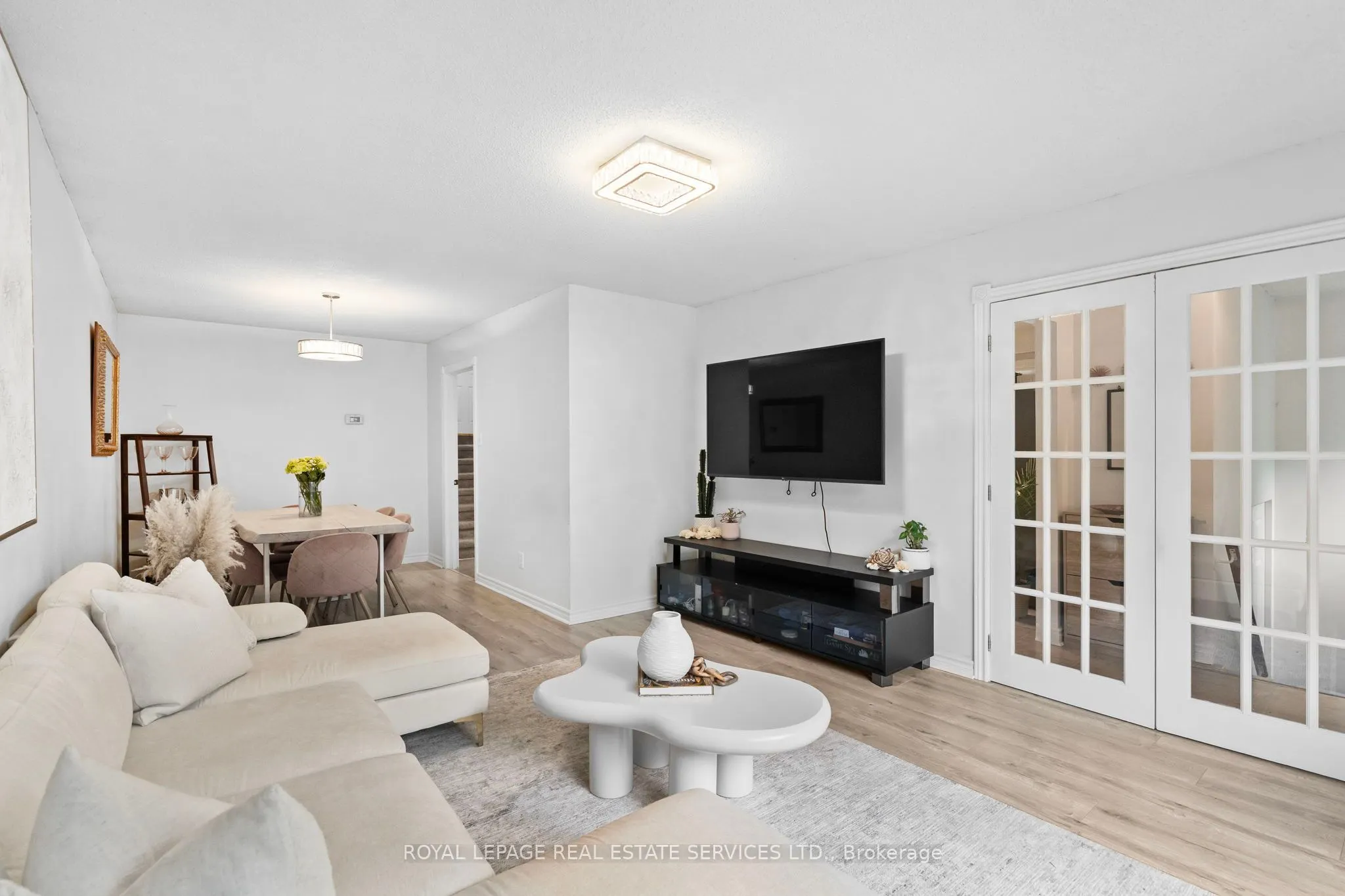 1504 Kenilworth Crescent
