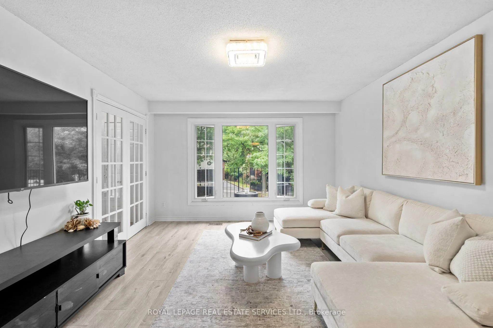 1504 Kenilworth Crescent