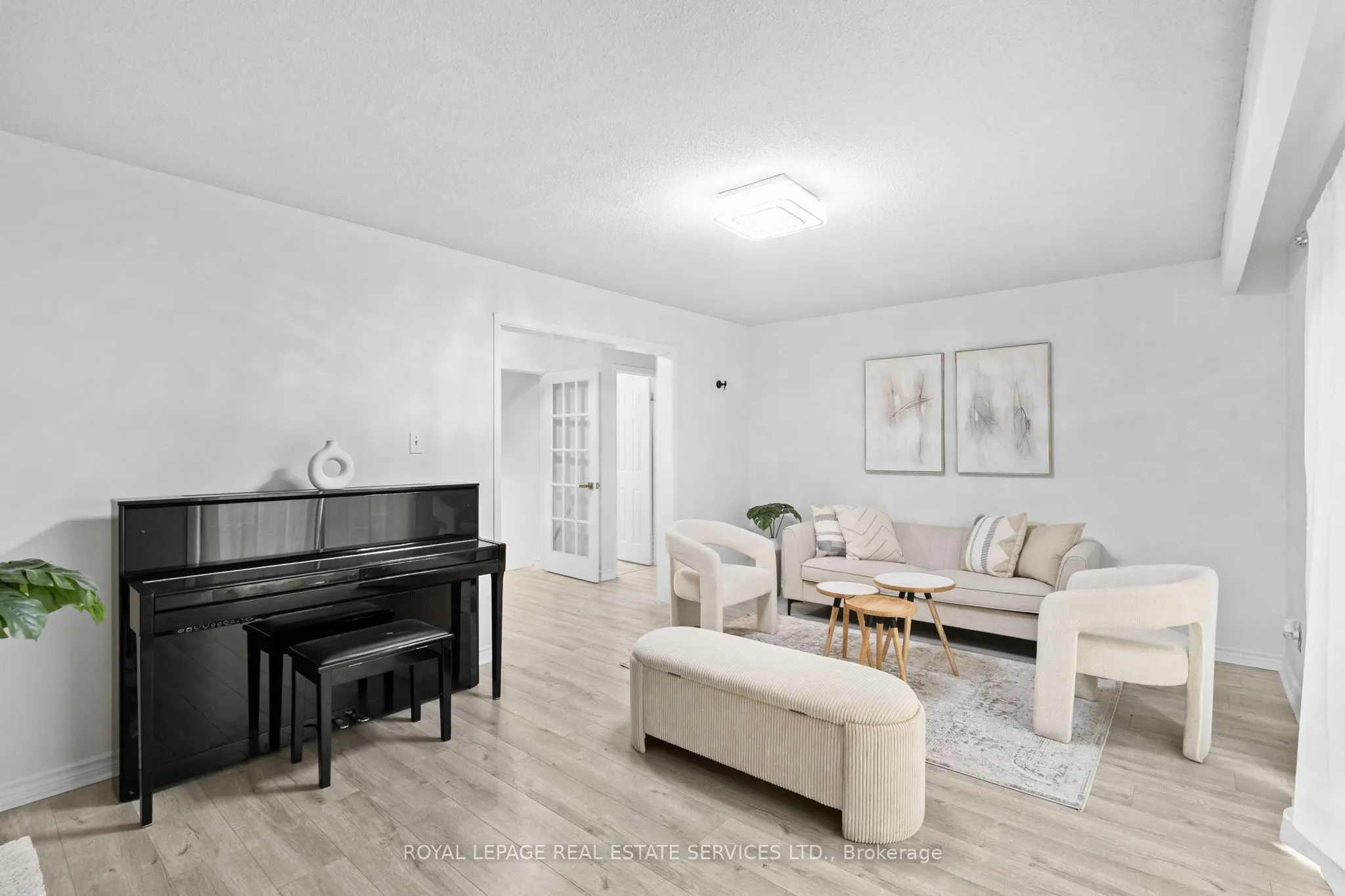 1504 Kenilworth Crescent