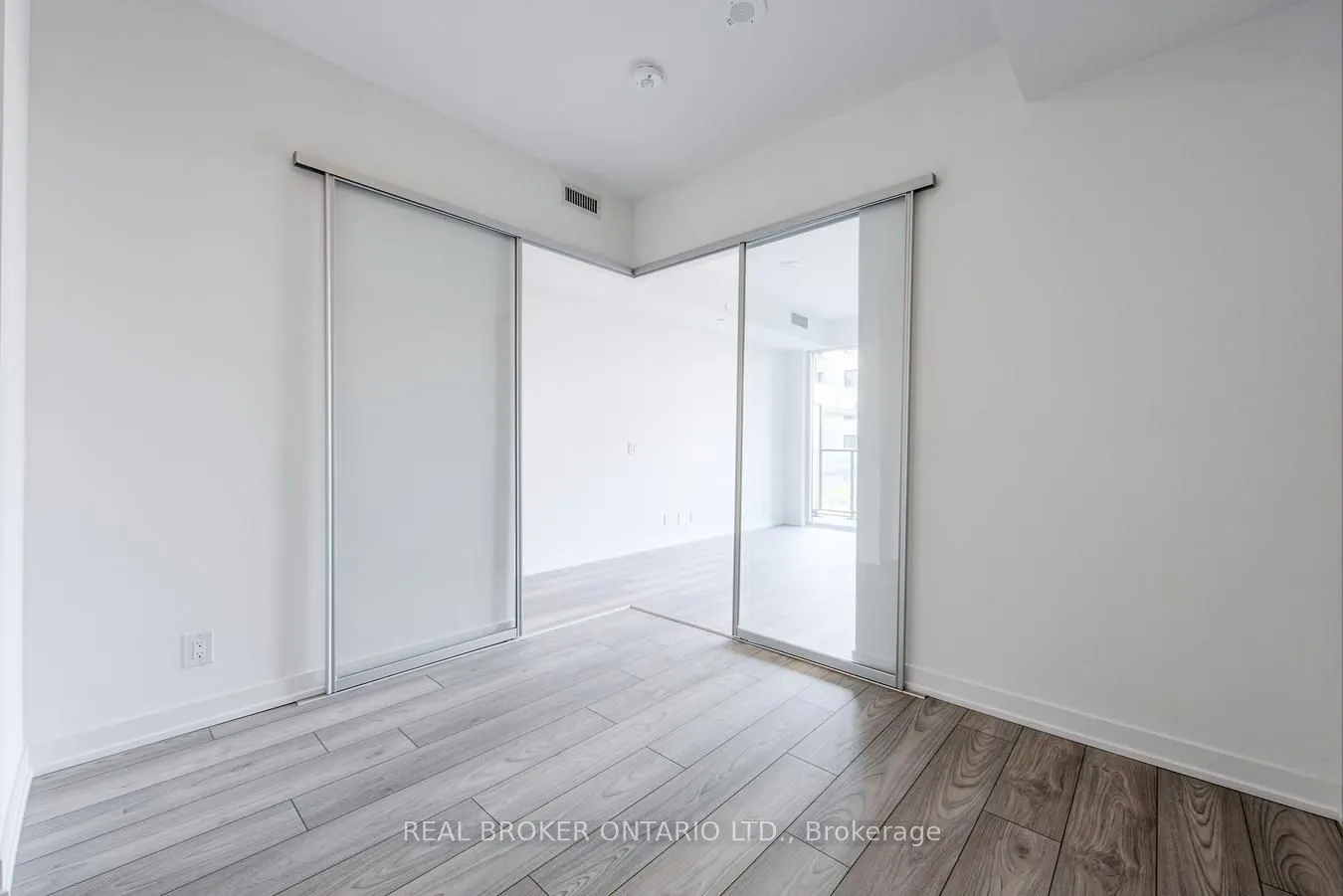 285 Dufferin Street, #303