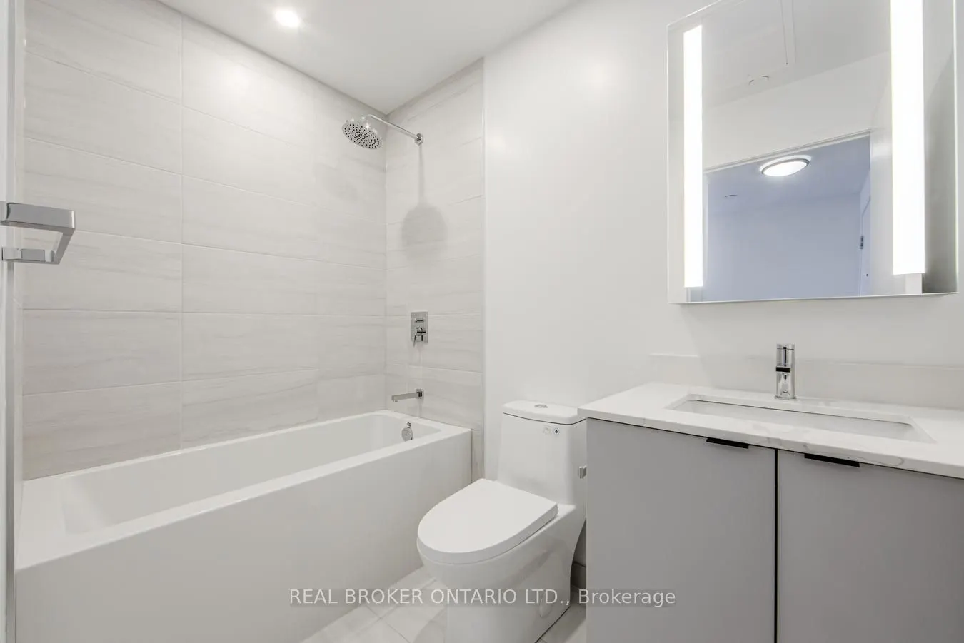 285 Dufferin Street, #303