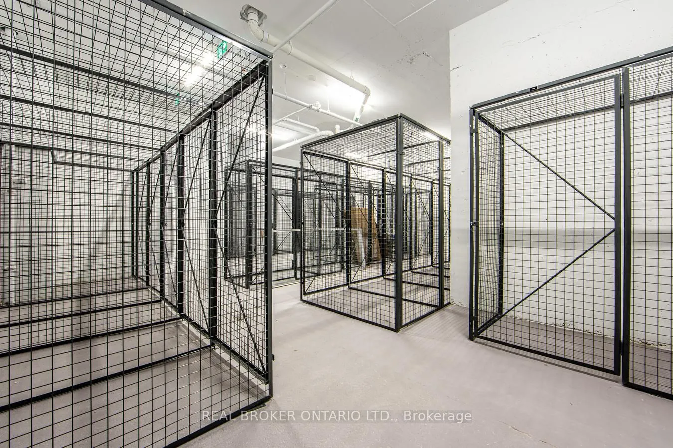 285 Dufferin Street, #303