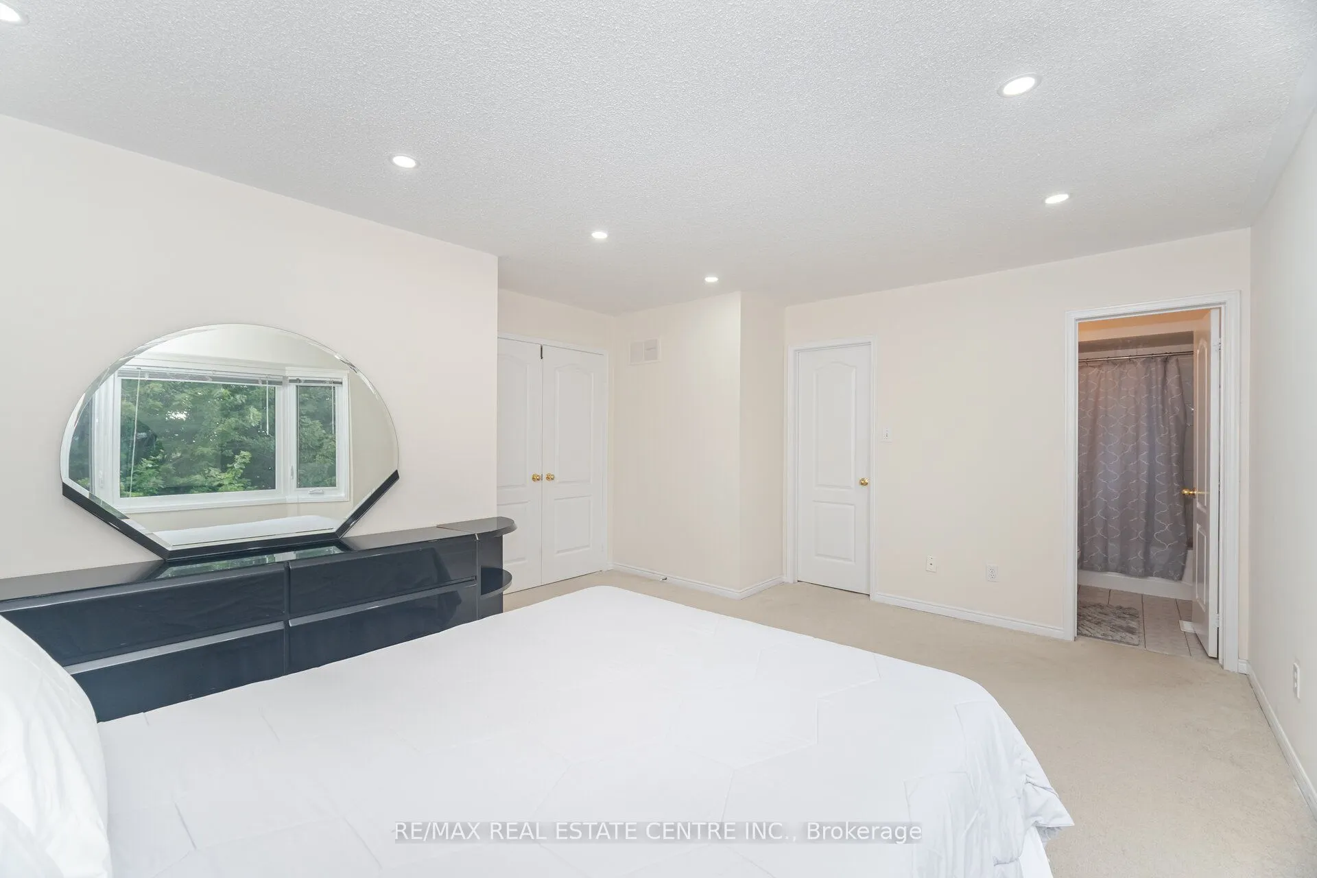 2931 Gardenview Crescent