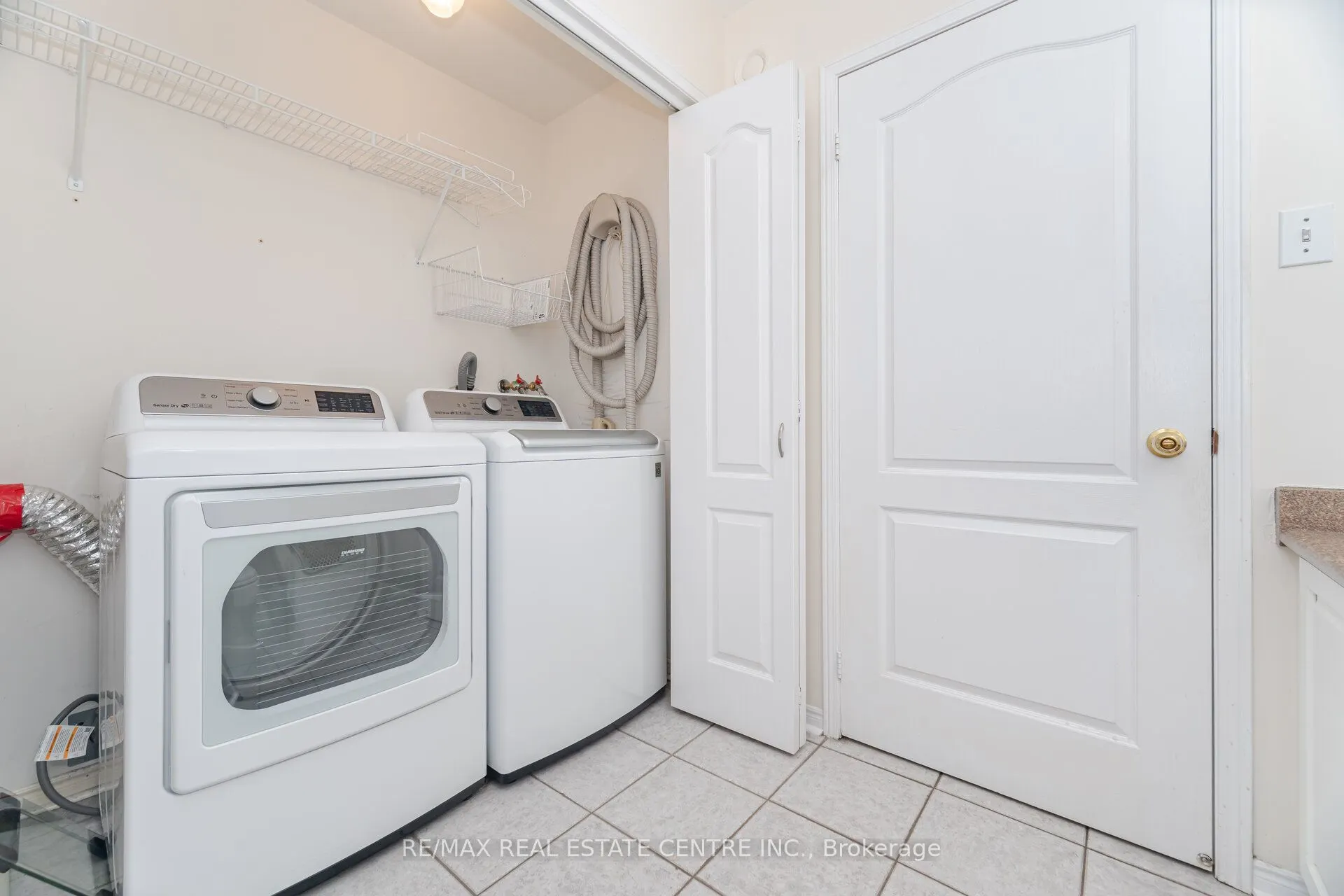 2931 Gardenview Crescent