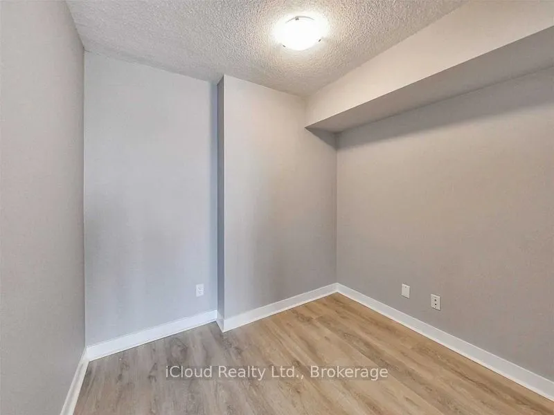 155 Legion Road N, #1706