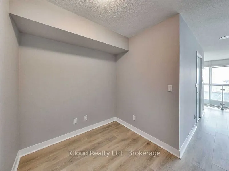 155 Legion Road N, #1706
