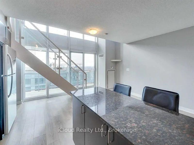 155 Legion Road N, #1706