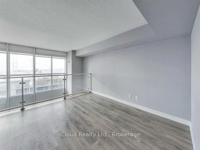 155 Legion Road N, #1706