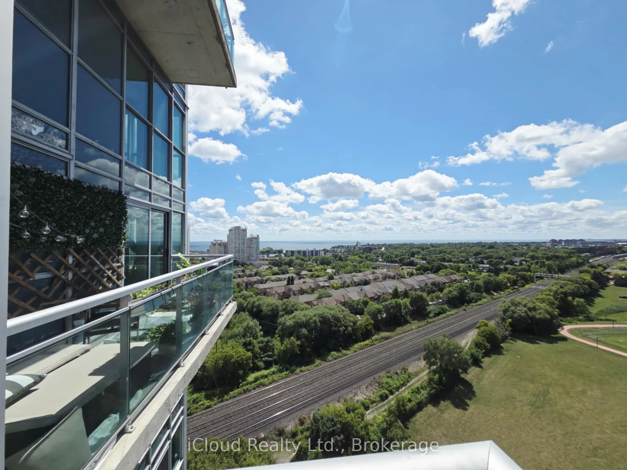 155 Legion Road N, #1706