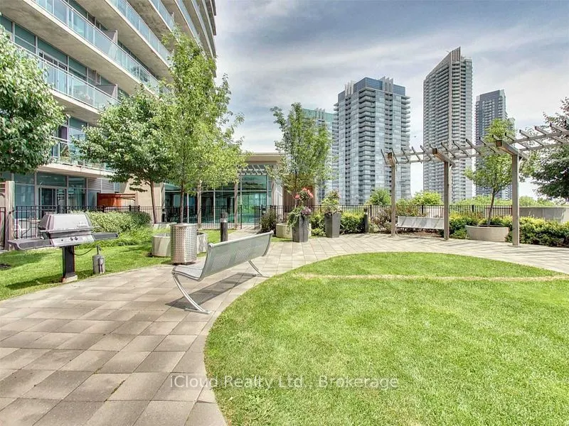 155 Legion Road N, #1706