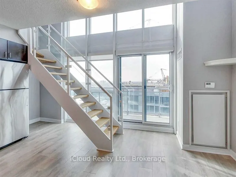 155 Legion Road N, #1706
