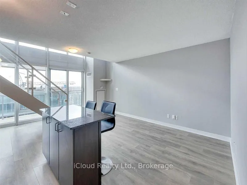 155 Legion Road N, #1706