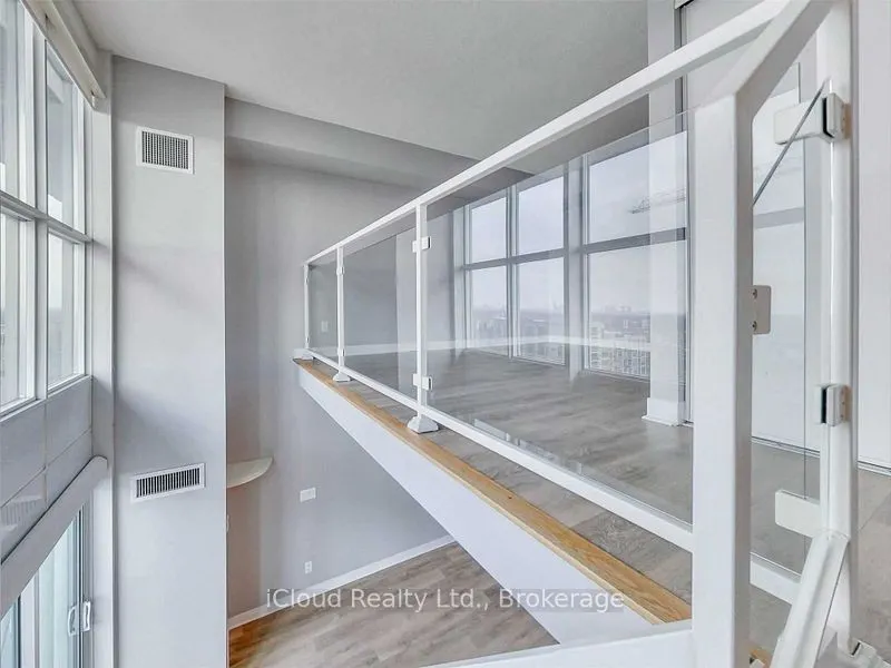 155 Legion Road N, #1706