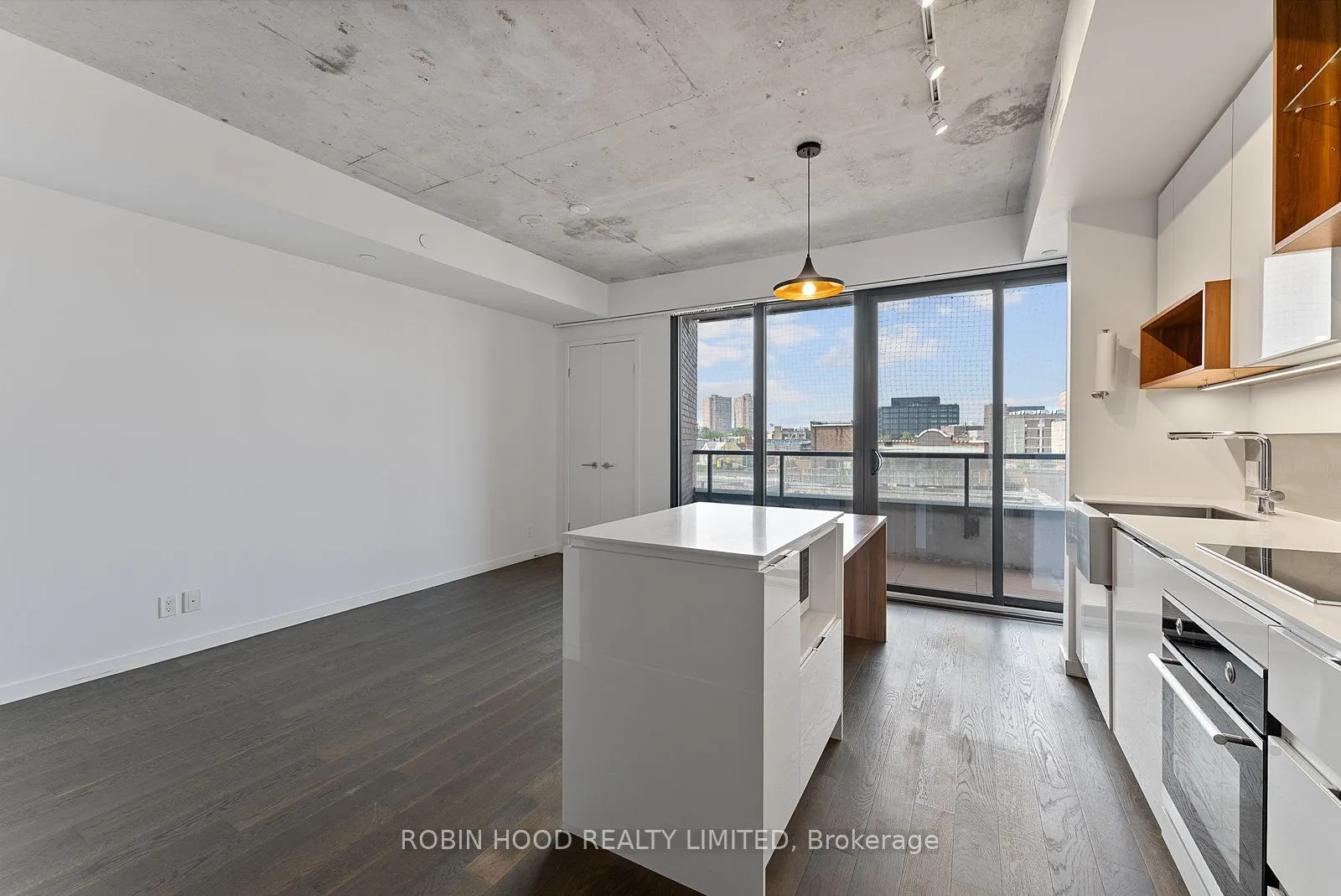 383 Sorauren Avenue, #511
