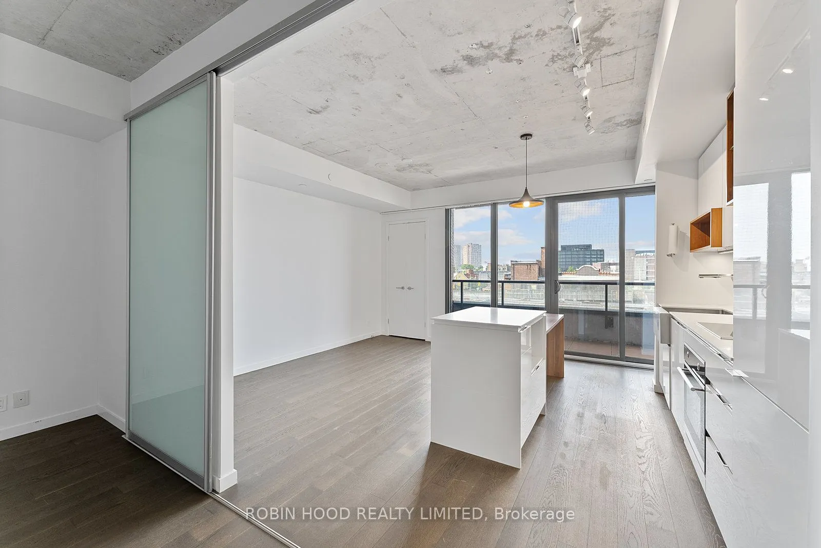 383 Sorauren Avenue, #511