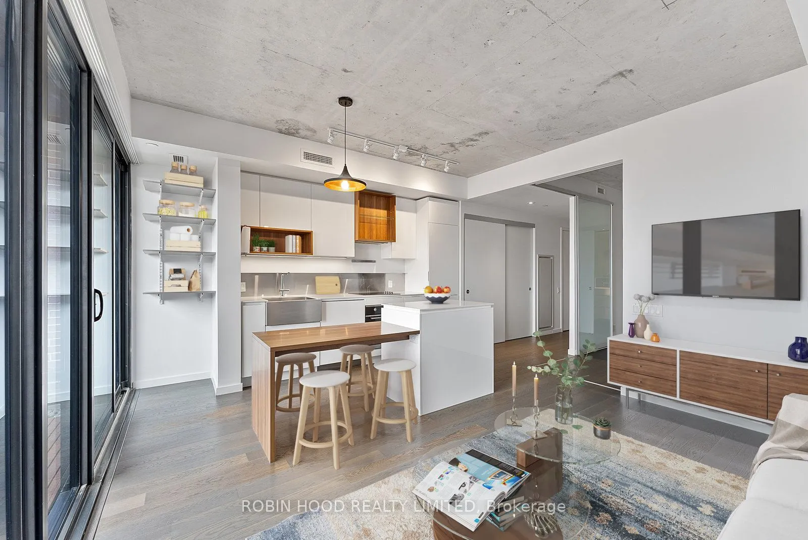383 Sorauren Avenue, #511