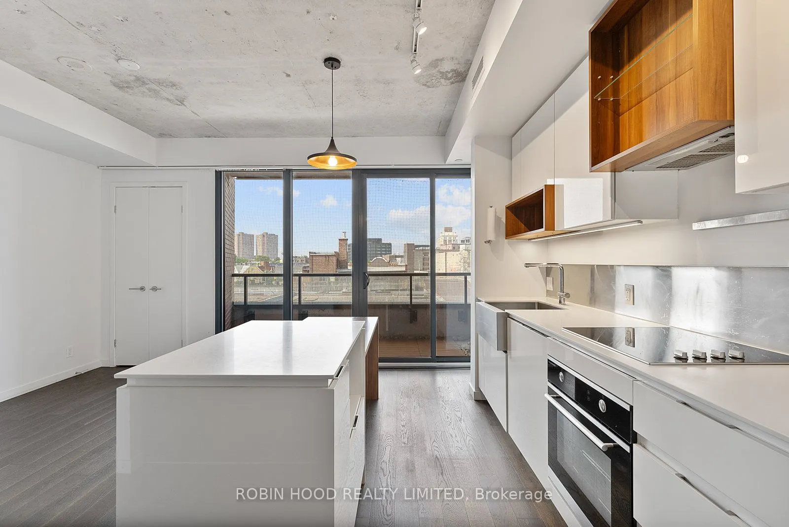 383 Sorauren Avenue, #511