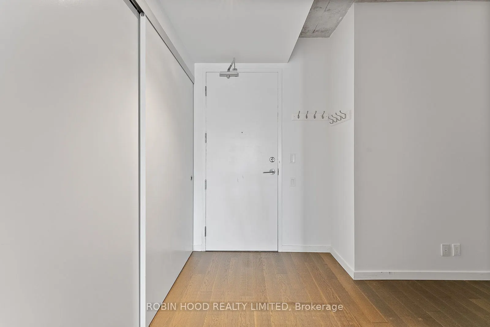 383 Sorauren Avenue, #511