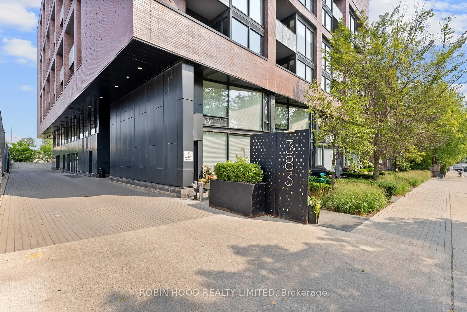 383 Sorauren Avenue, #511