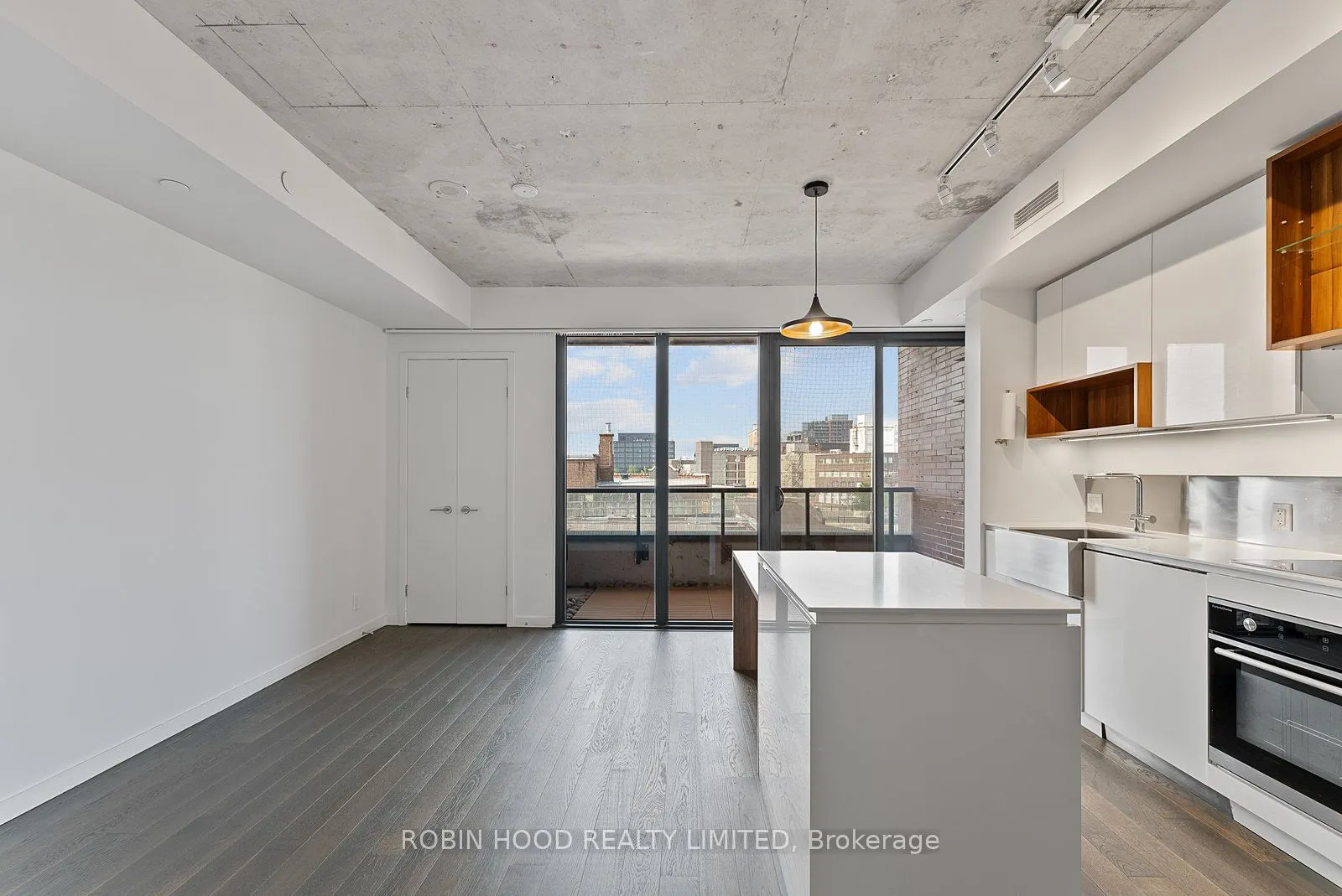 383 Sorauren Avenue, #511