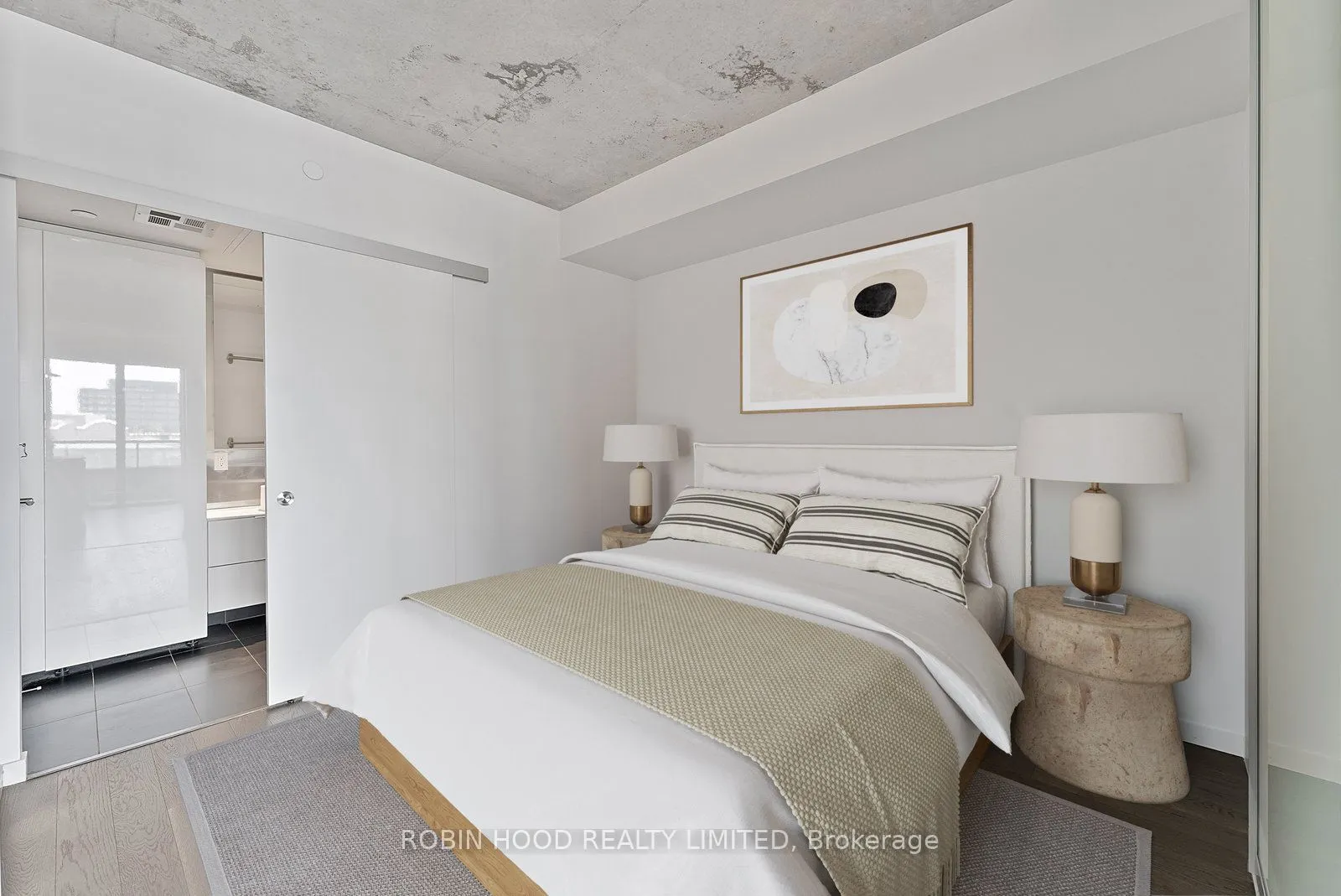 383 Sorauren Avenue, #511