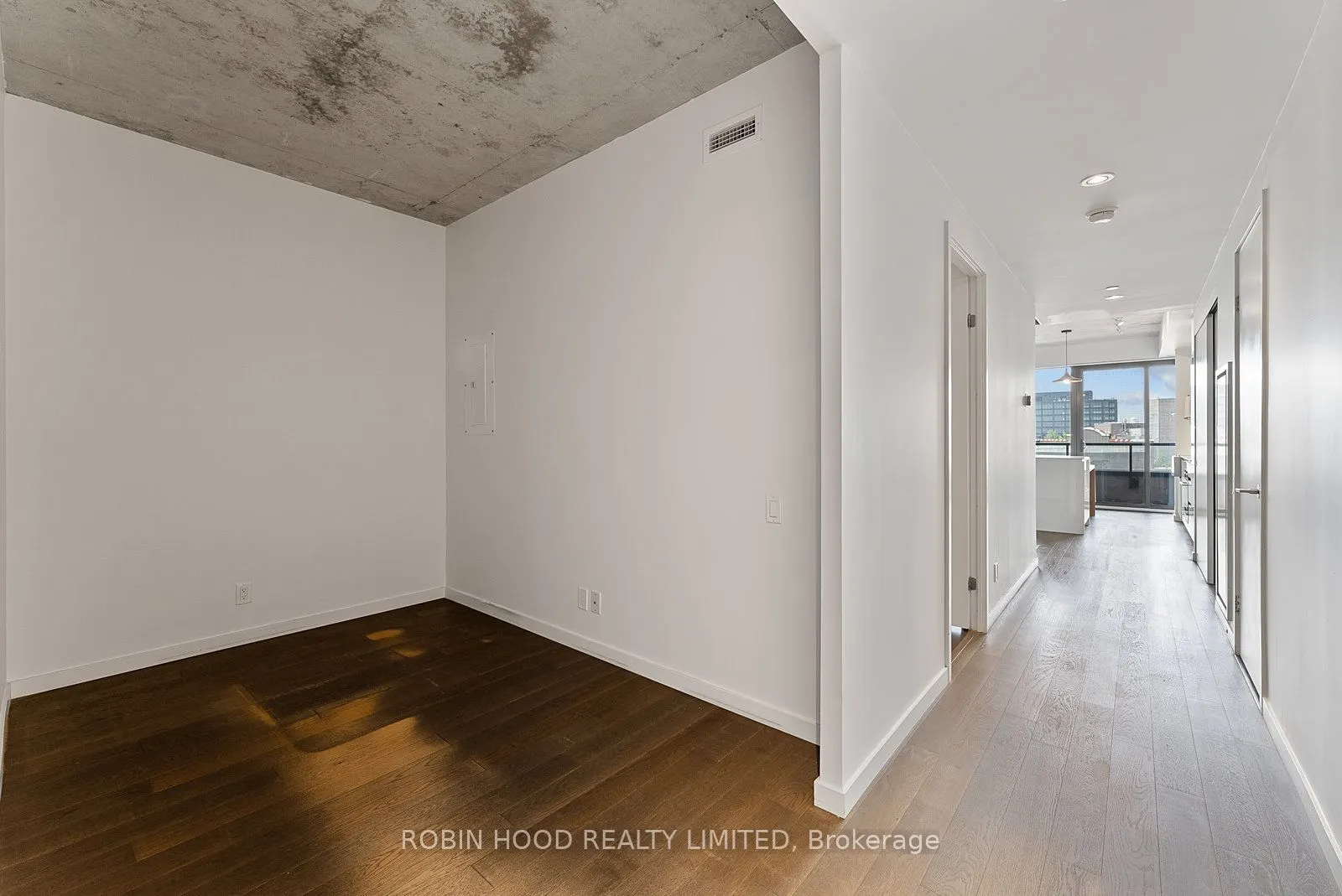 383 Sorauren Avenue, #511