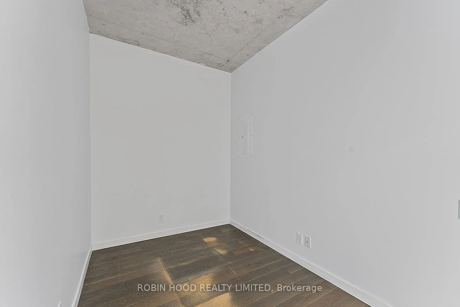 383 Sorauren Avenue, #511