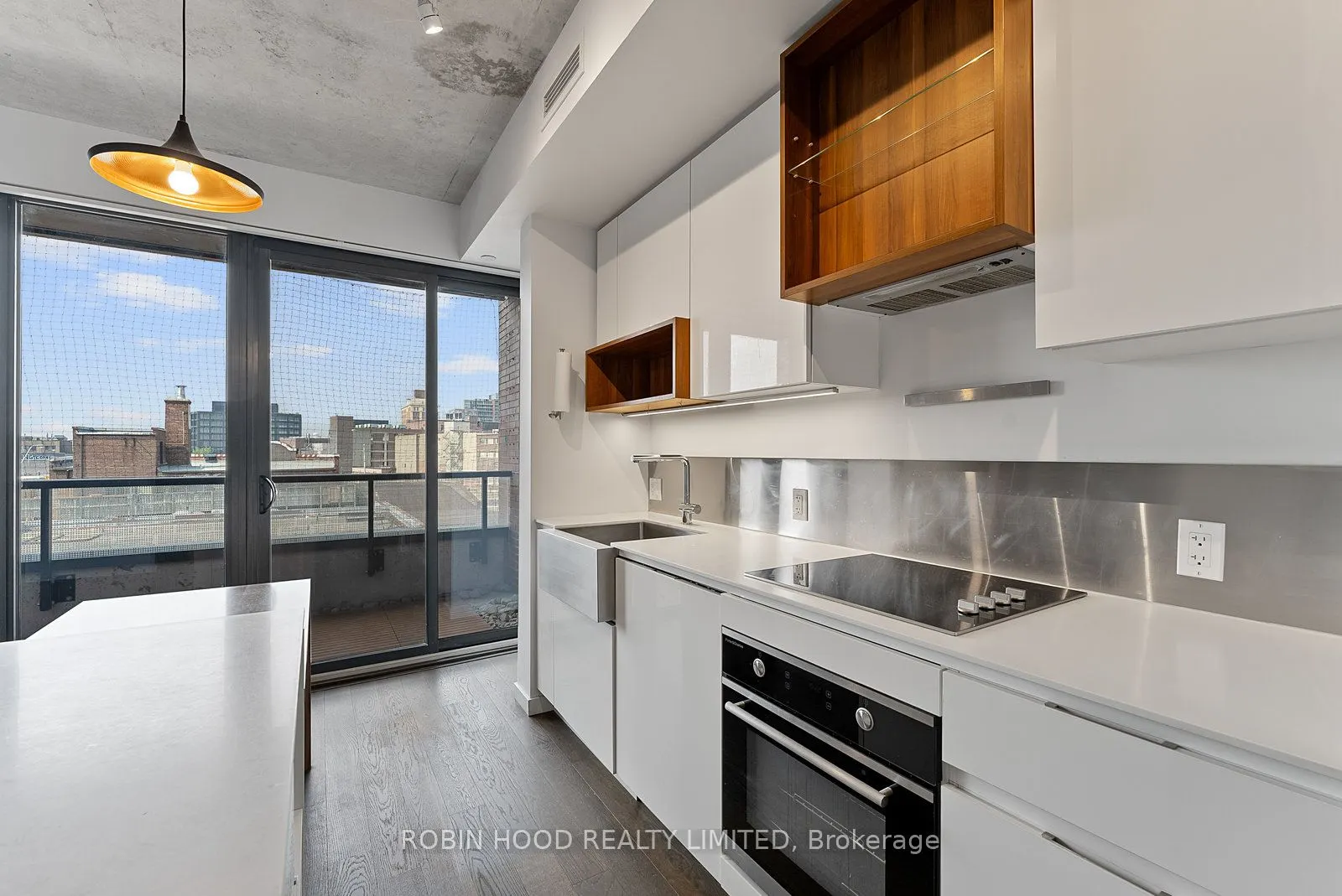 383 Sorauren Avenue, #511