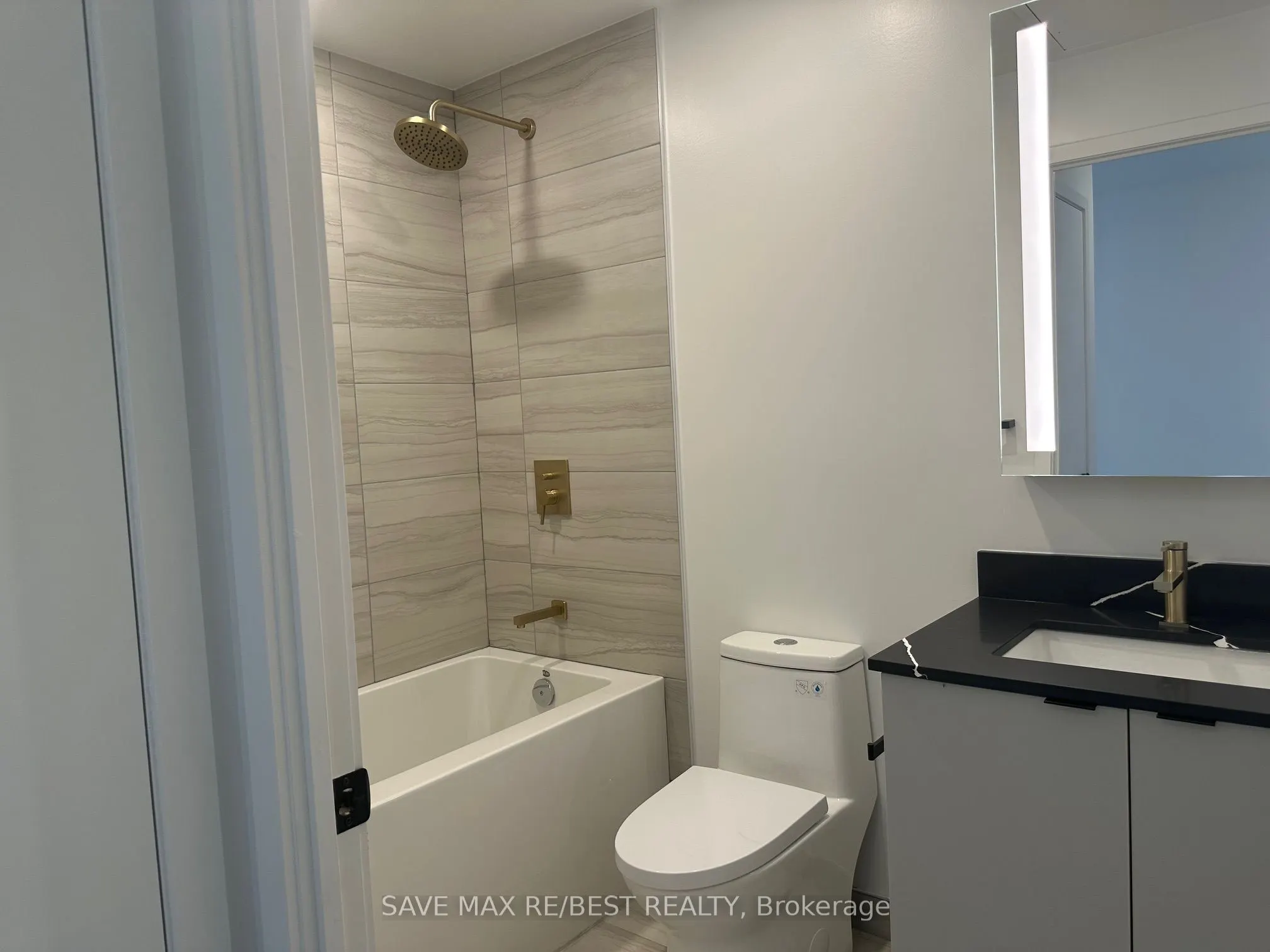 285 Dufferin Street, #726