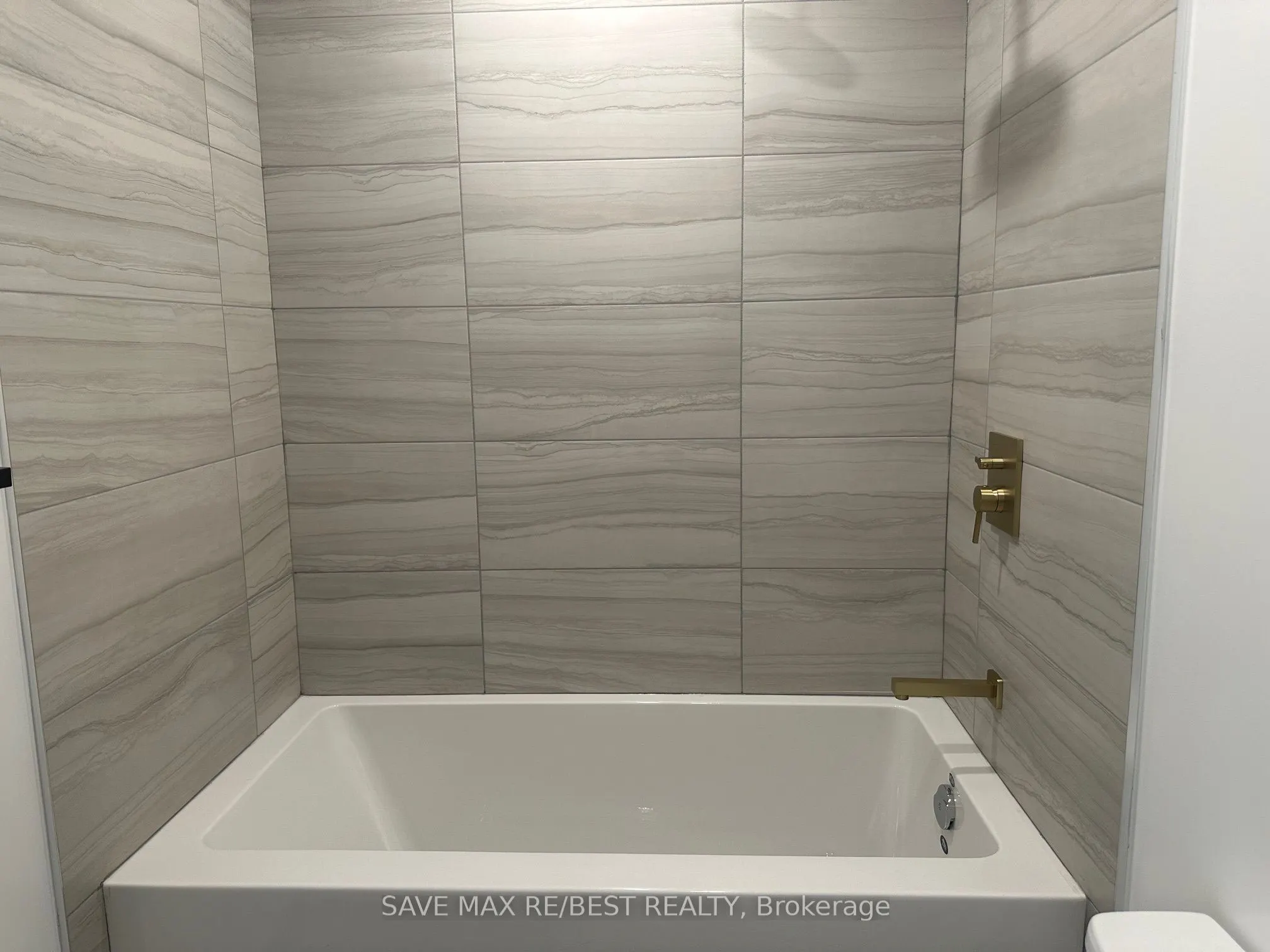 285 Dufferin Street, #726