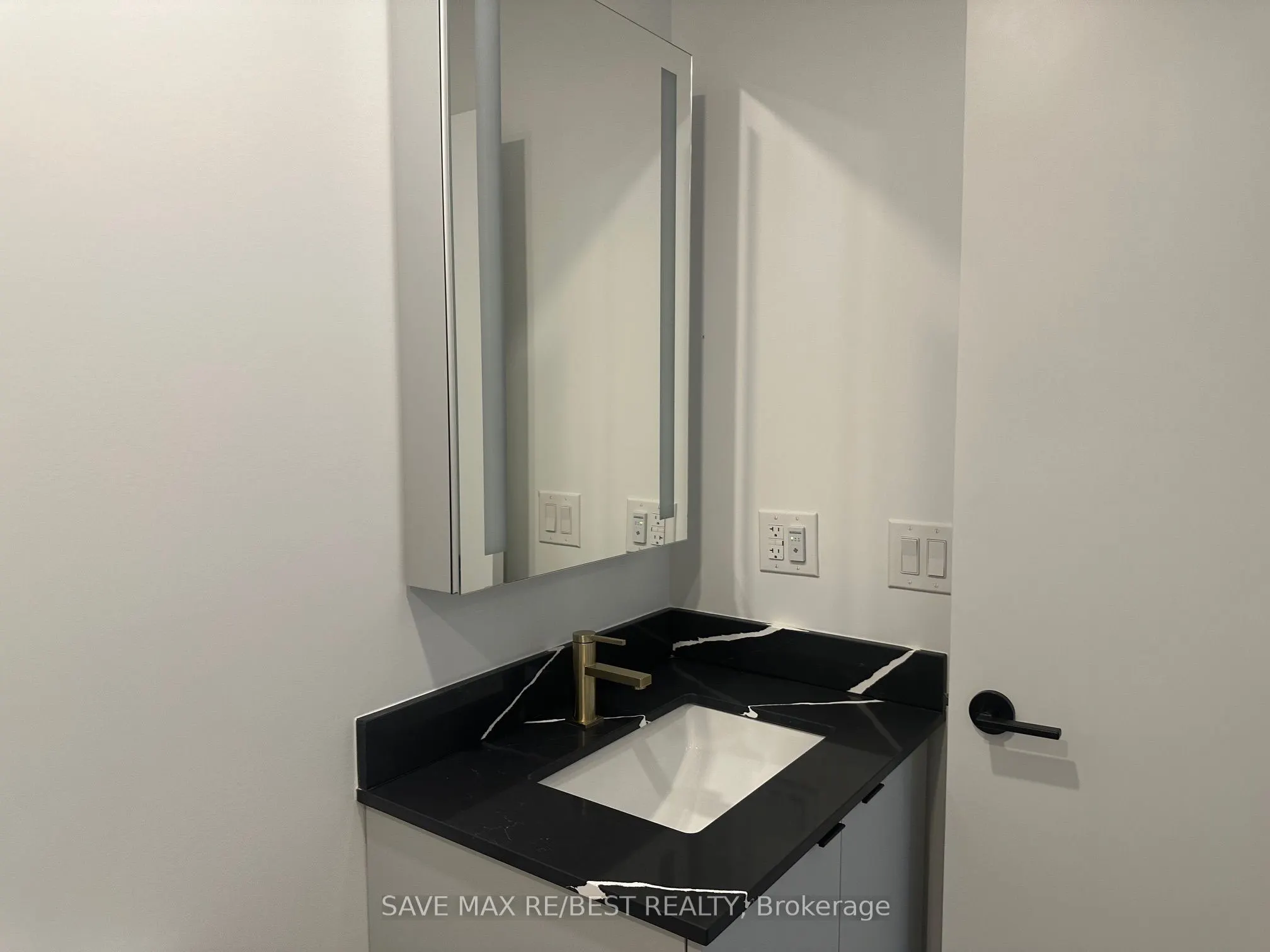 285 Dufferin Street, #726