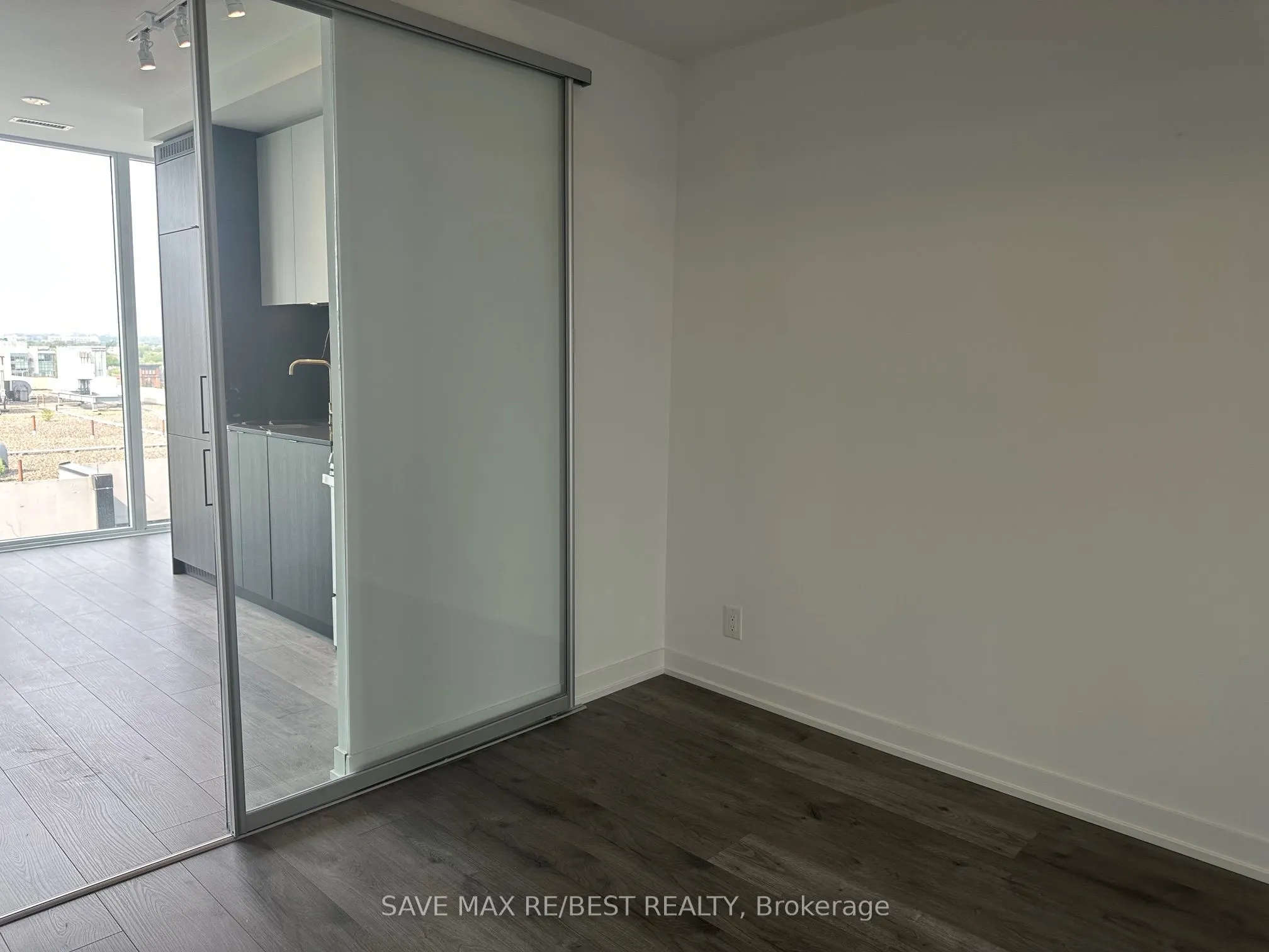 285 Dufferin Street, #726