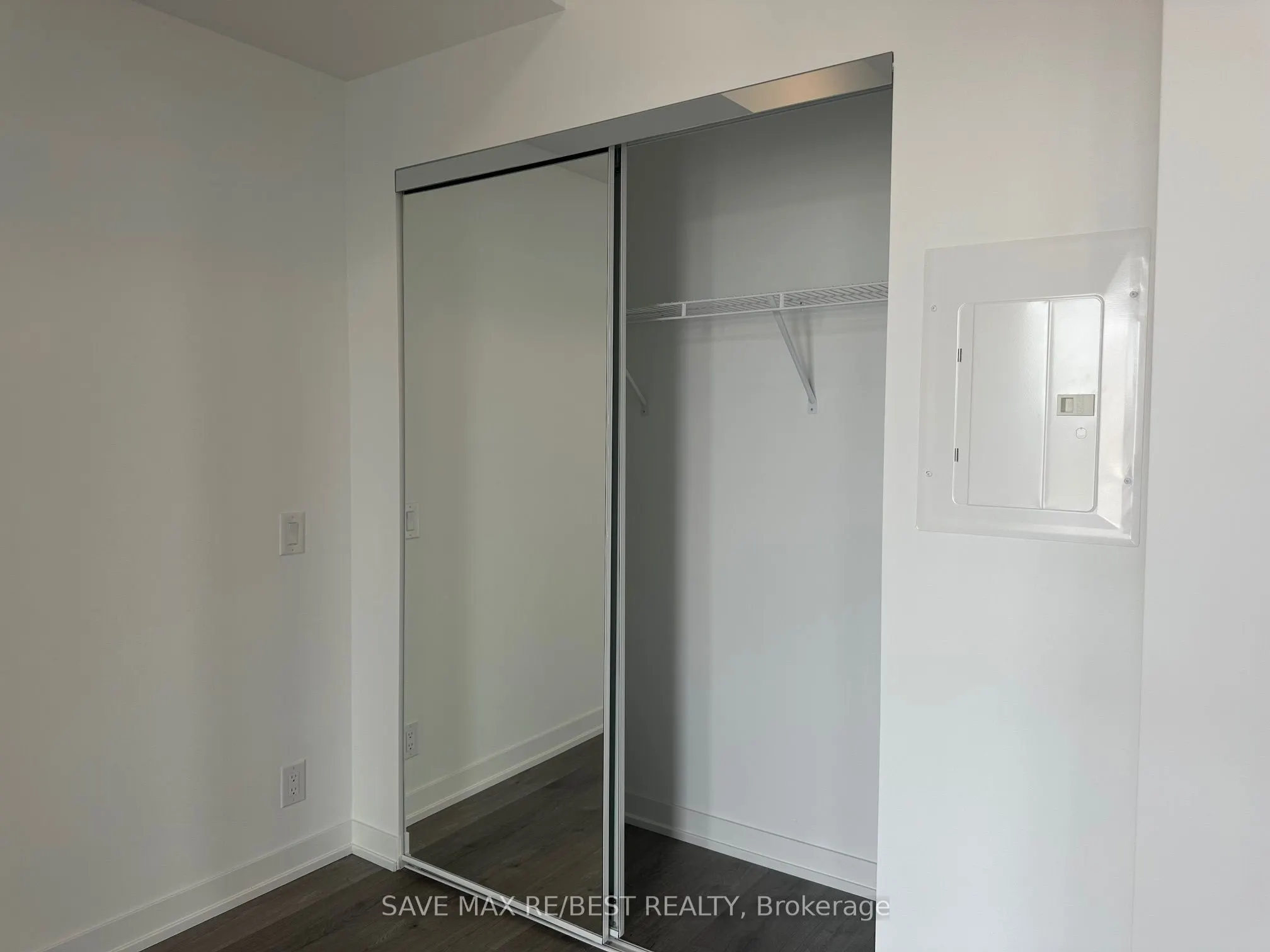 285 Dufferin Street, #726